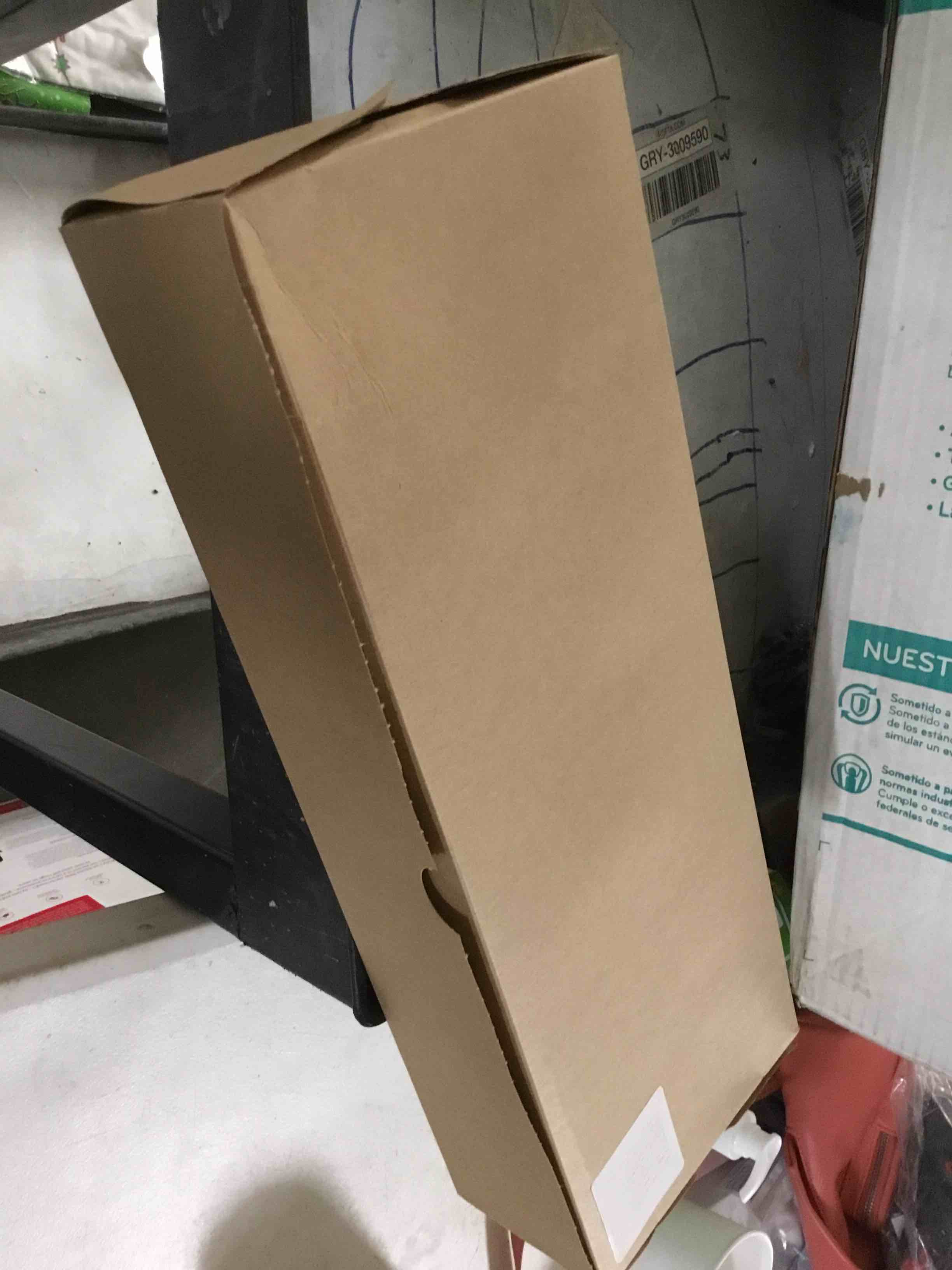 https://s3.amazonaws.com/lotting-images-prod/bidfta/RED5227873_1701982857886.jpeg