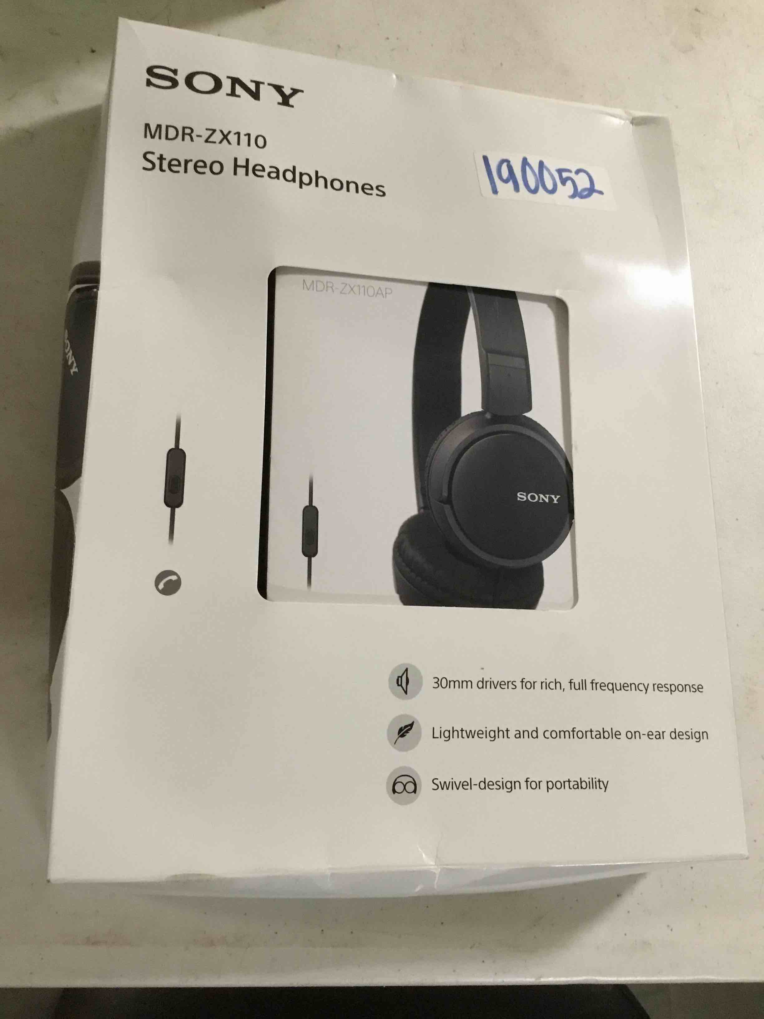 https://s3.amazonaws.com/lotting-images-prod/bidfta/RED5227880_1701983238342.jpeg