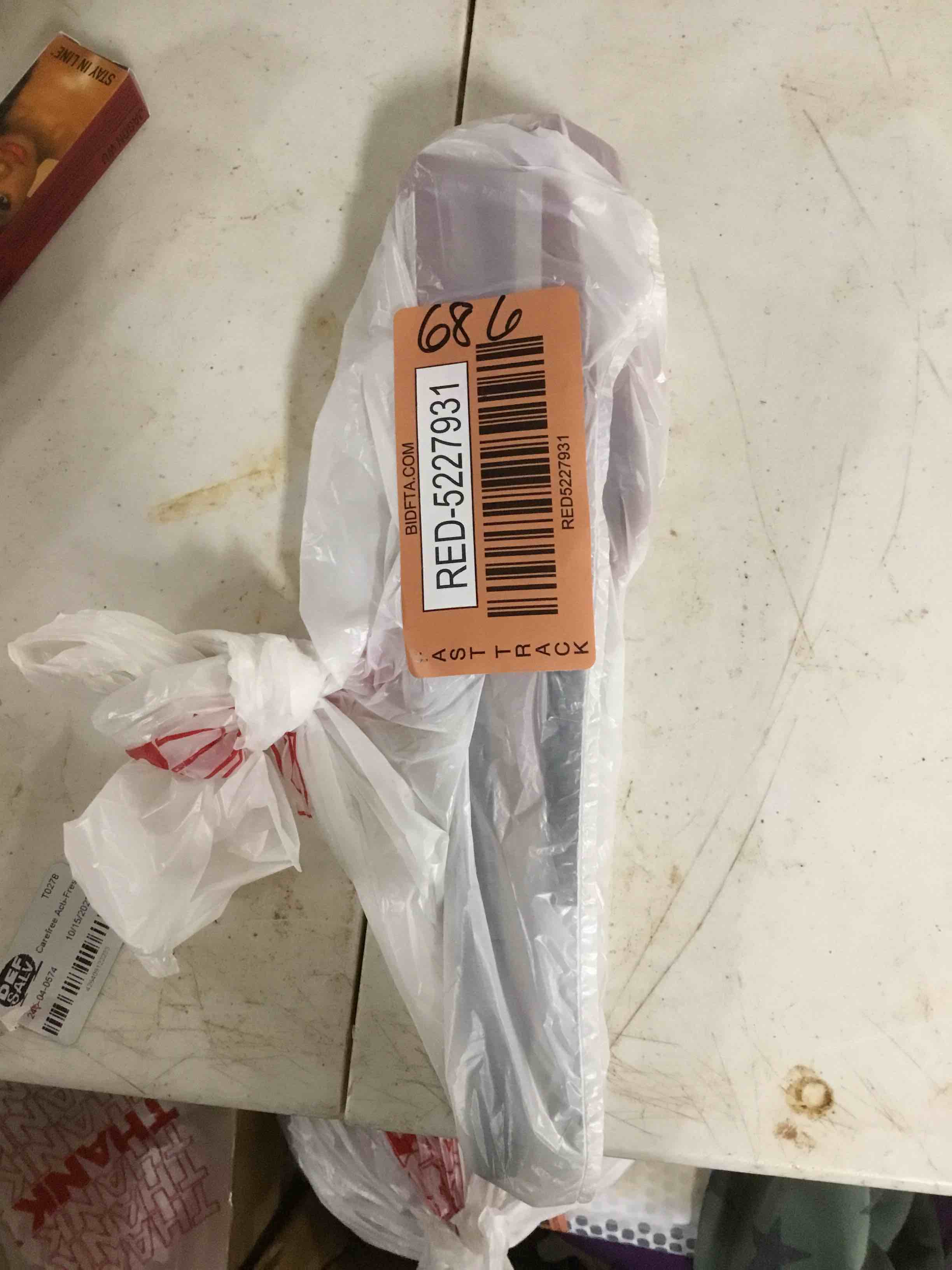 https://s3.amazonaws.com/lotting-images-prod/bidfta/RED5227931_1701988361396.jpeg