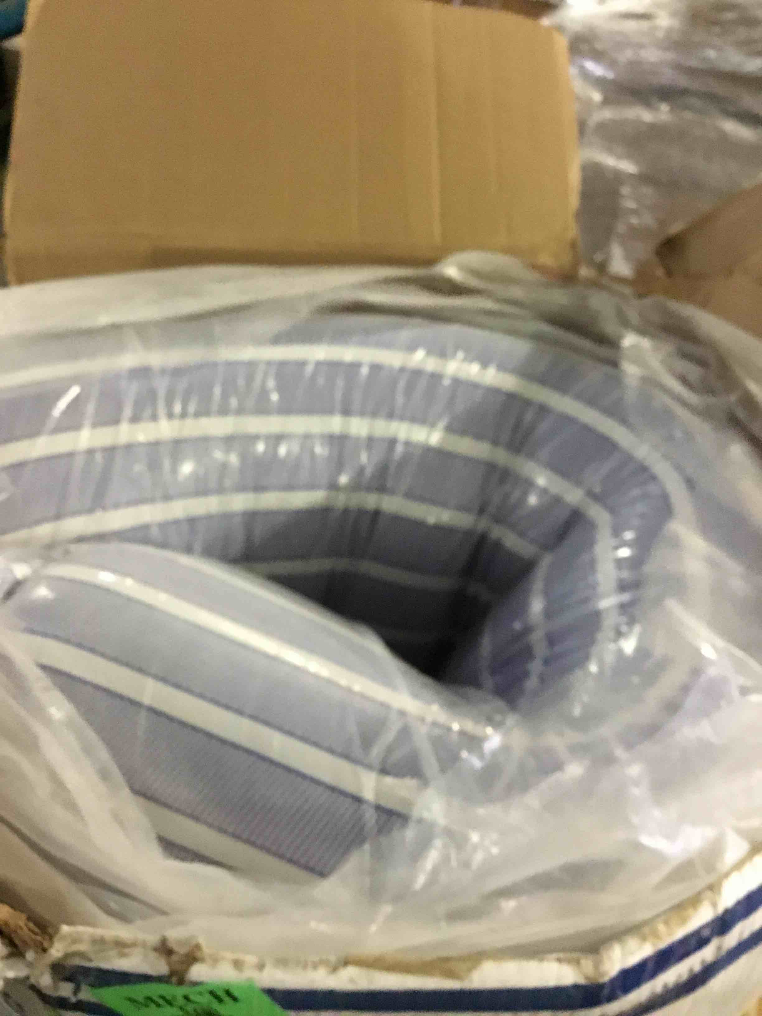https://s3.amazonaws.com/lotting-images-prod/bidfta/RED5228265_1694097325167.jpeg