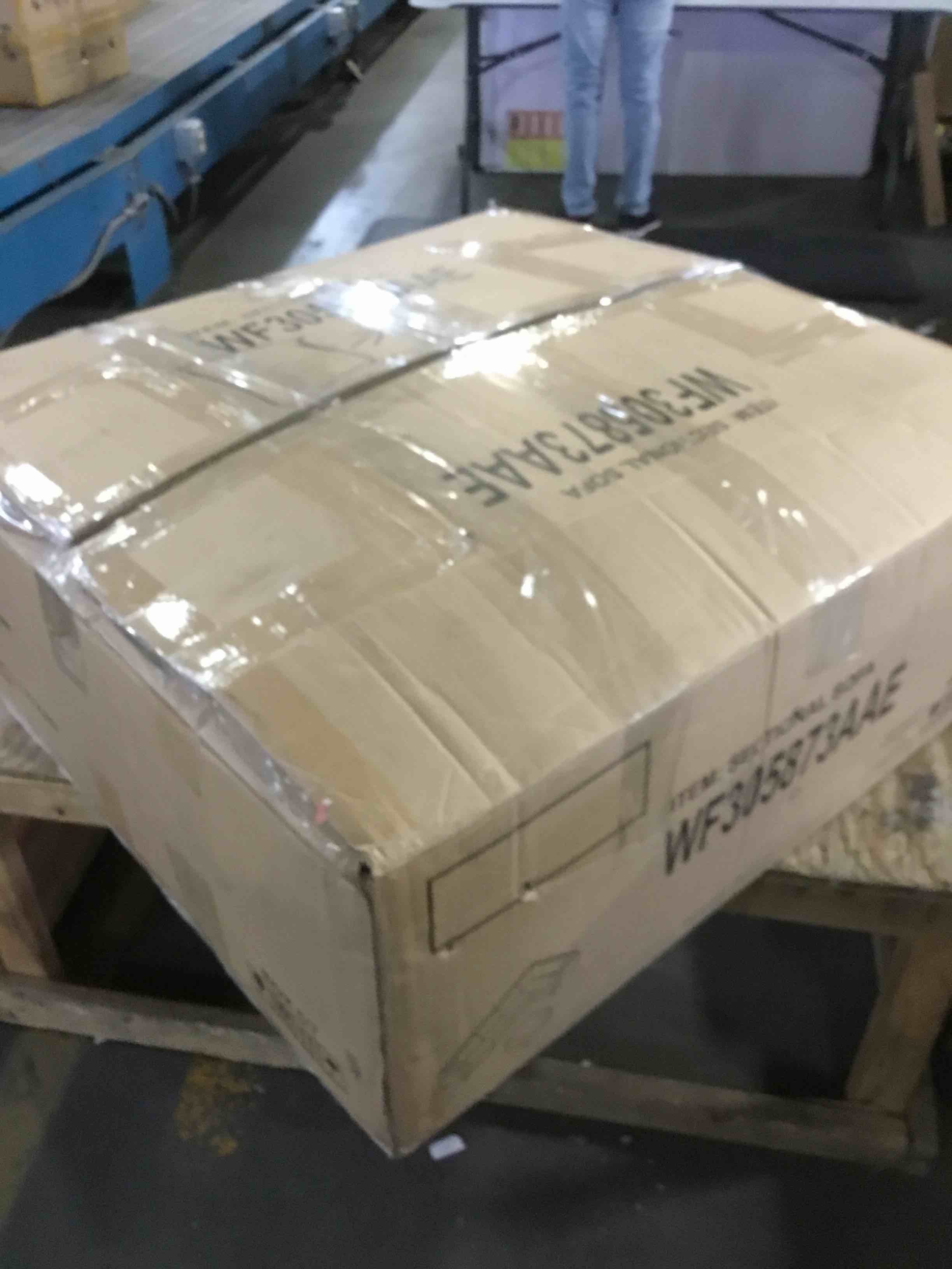 https://s3.amazonaws.com/lotting-images-prod/bidfta/RED5228417_1694180929359.jpeg