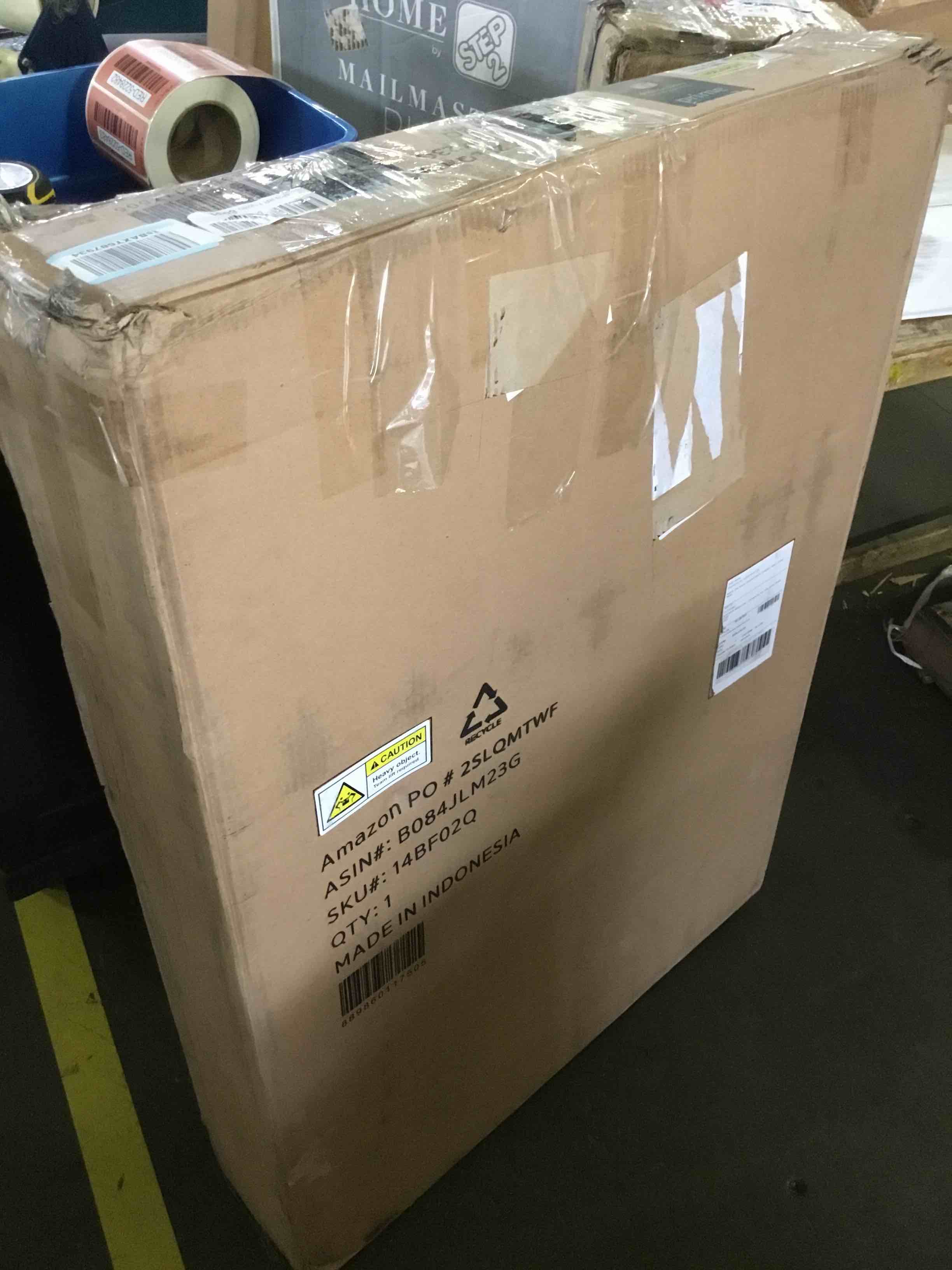 https://s3.amazonaws.com/lotting-images-prod/bidfta/RED5228480_1694195976130.jpeg