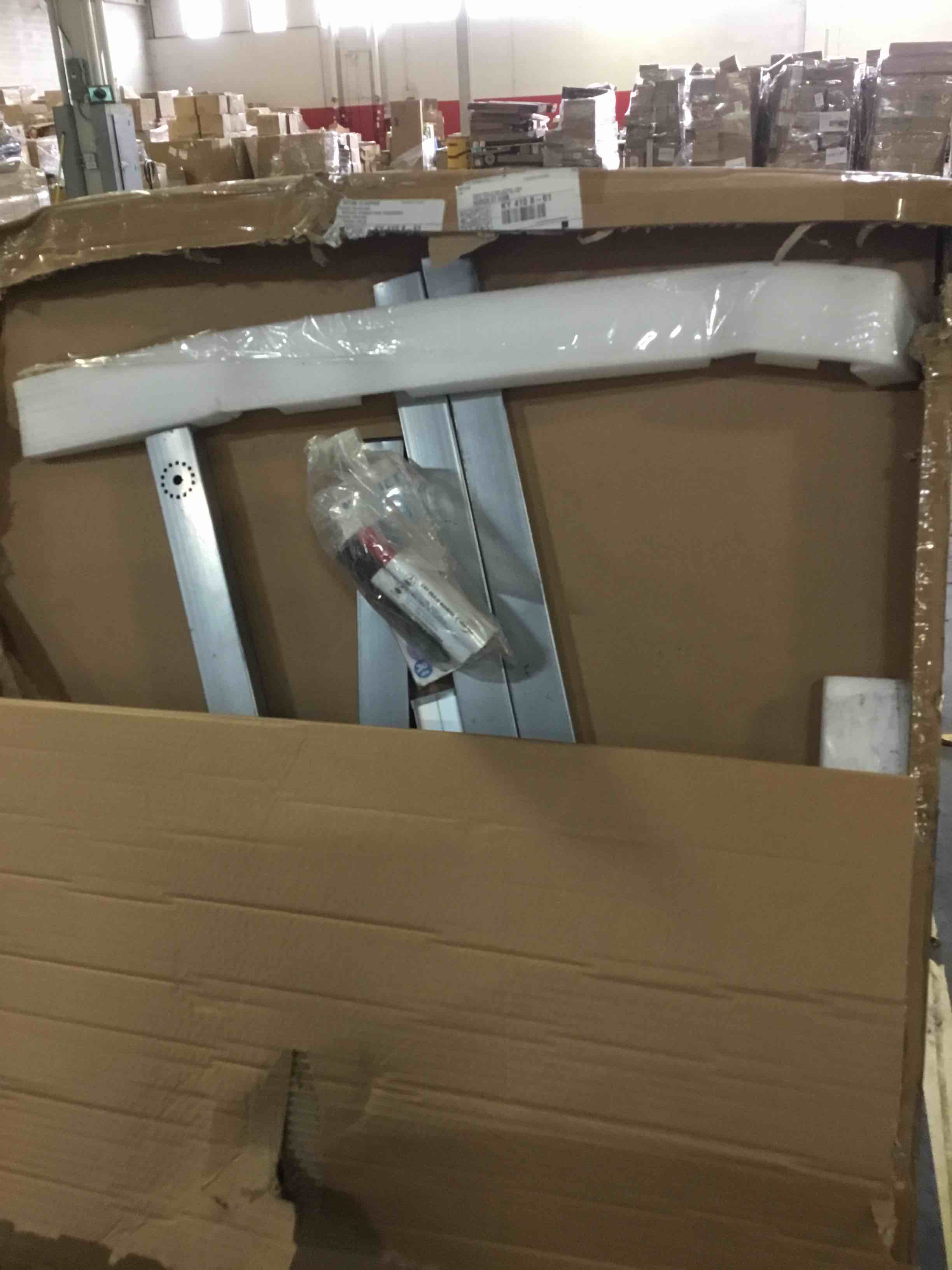 https://s3.amazonaws.com/lotting-images-prod/bidfta/RED5228614_1694356429120.jpeg
