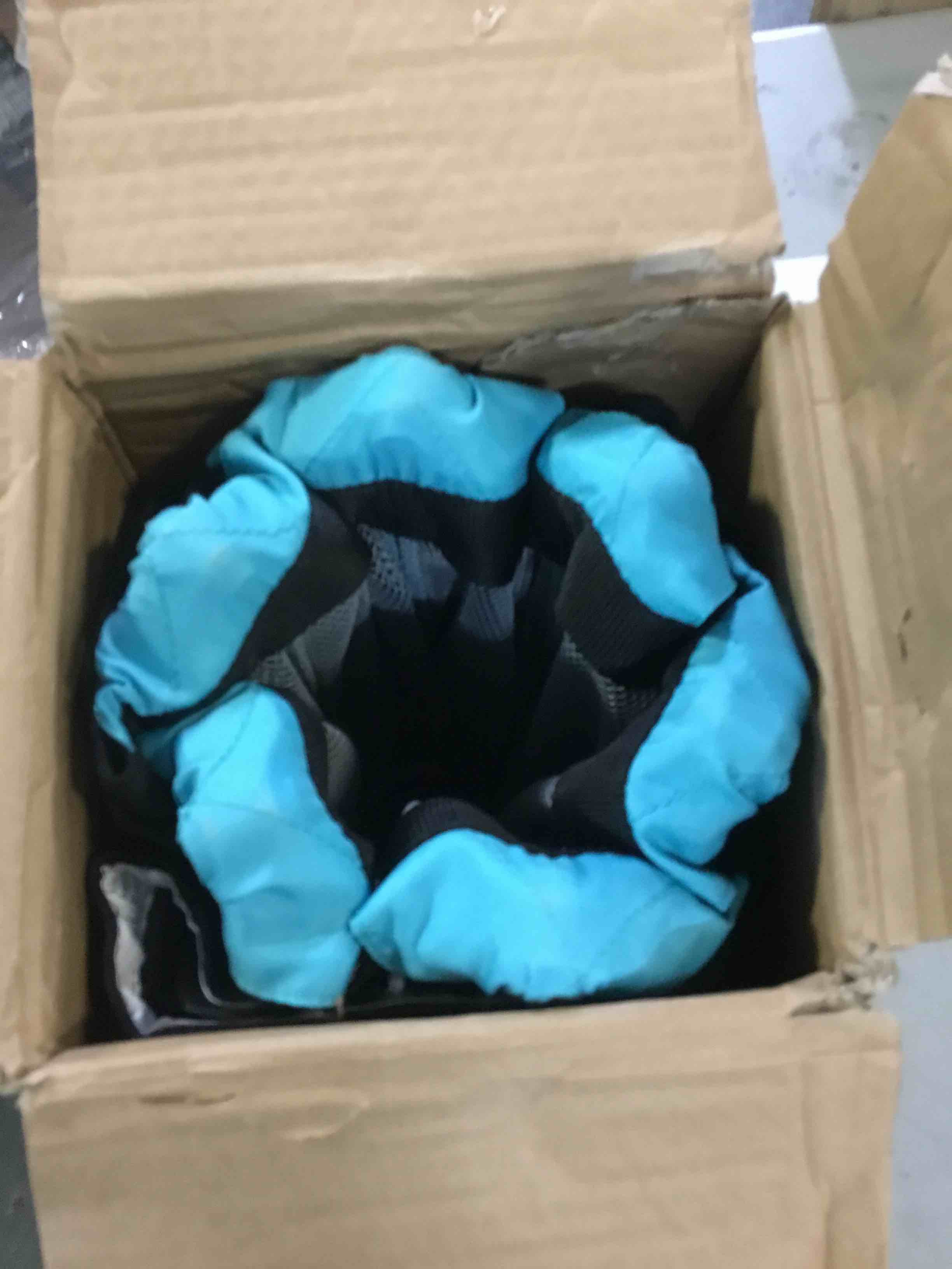 https://s3.amazonaws.com/lotting-images-prod/bidfta/RED5228644_1694361229693.jpeg