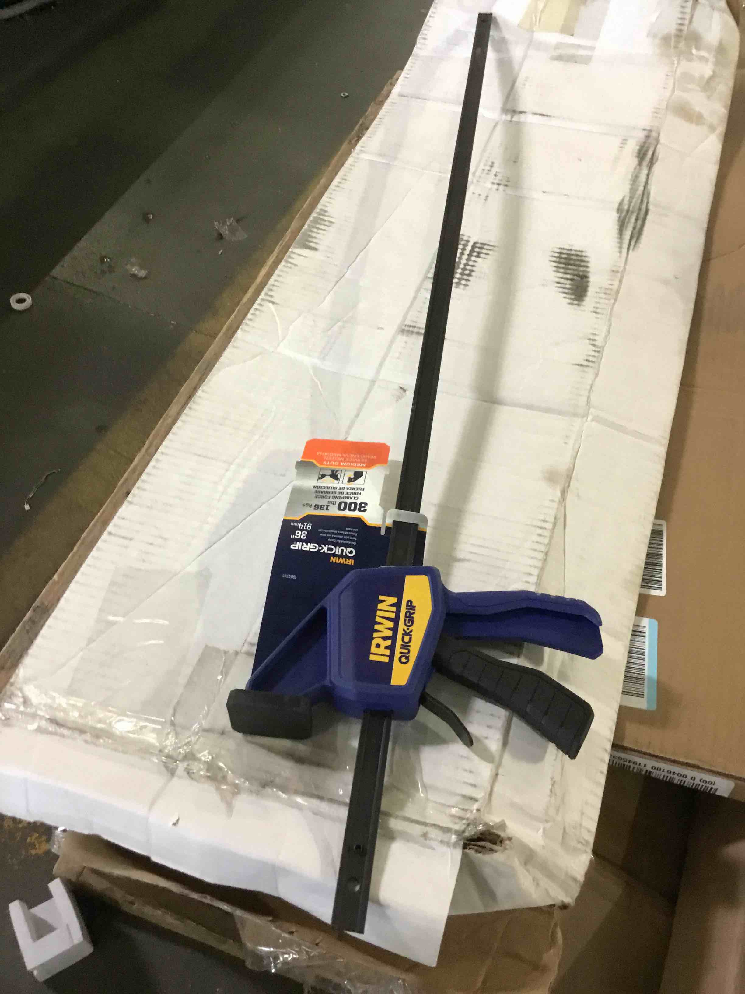 https://s3.amazonaws.com/lotting-images-prod/bidfta/RED5228731_1694443077407.jpeg