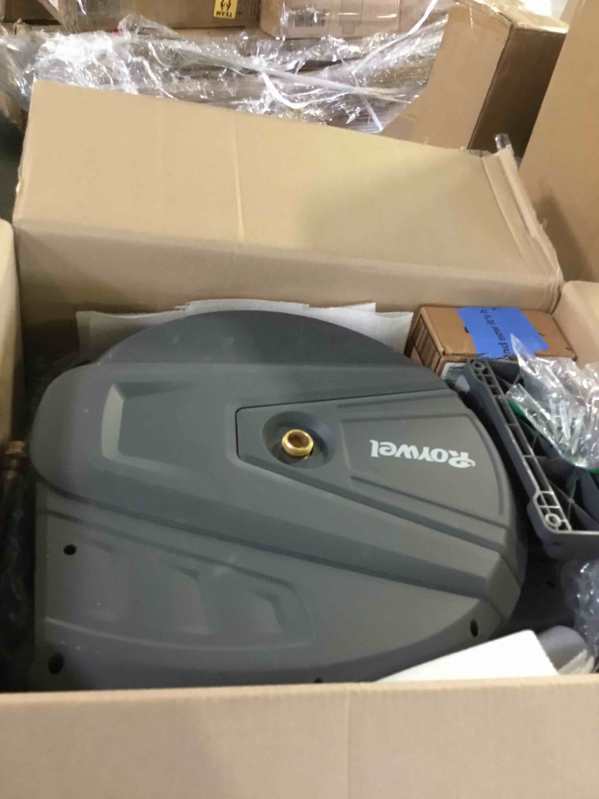 https://s3.amazonaws.com/lotting-images-prod/bidfta/RED5228813_1694456953580.jpeg