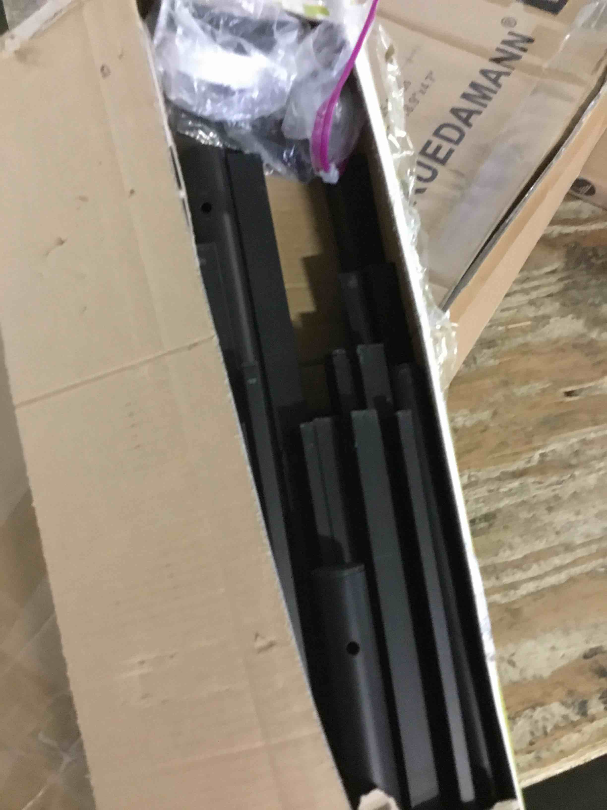 https://s3.amazonaws.com/lotting-images-prod/bidfta/RED5228922_1694528727408.jpeg