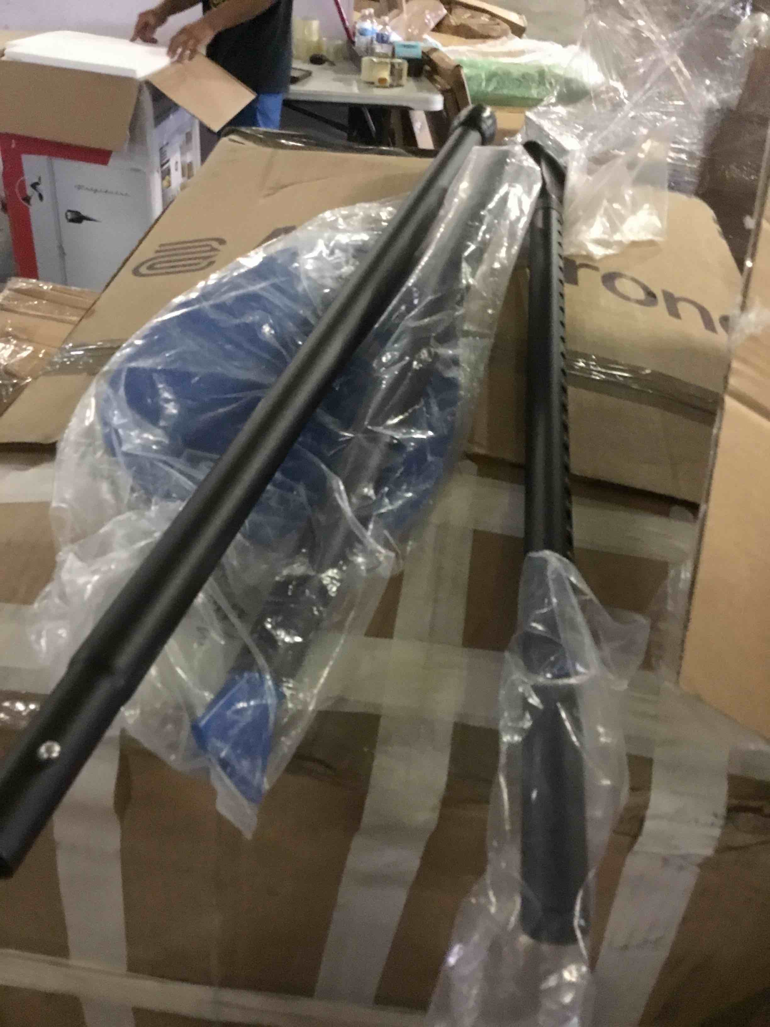 https://s3.amazonaws.com/lotting-images-prod/bidfta/RED5228928_1694529569576.jpeg