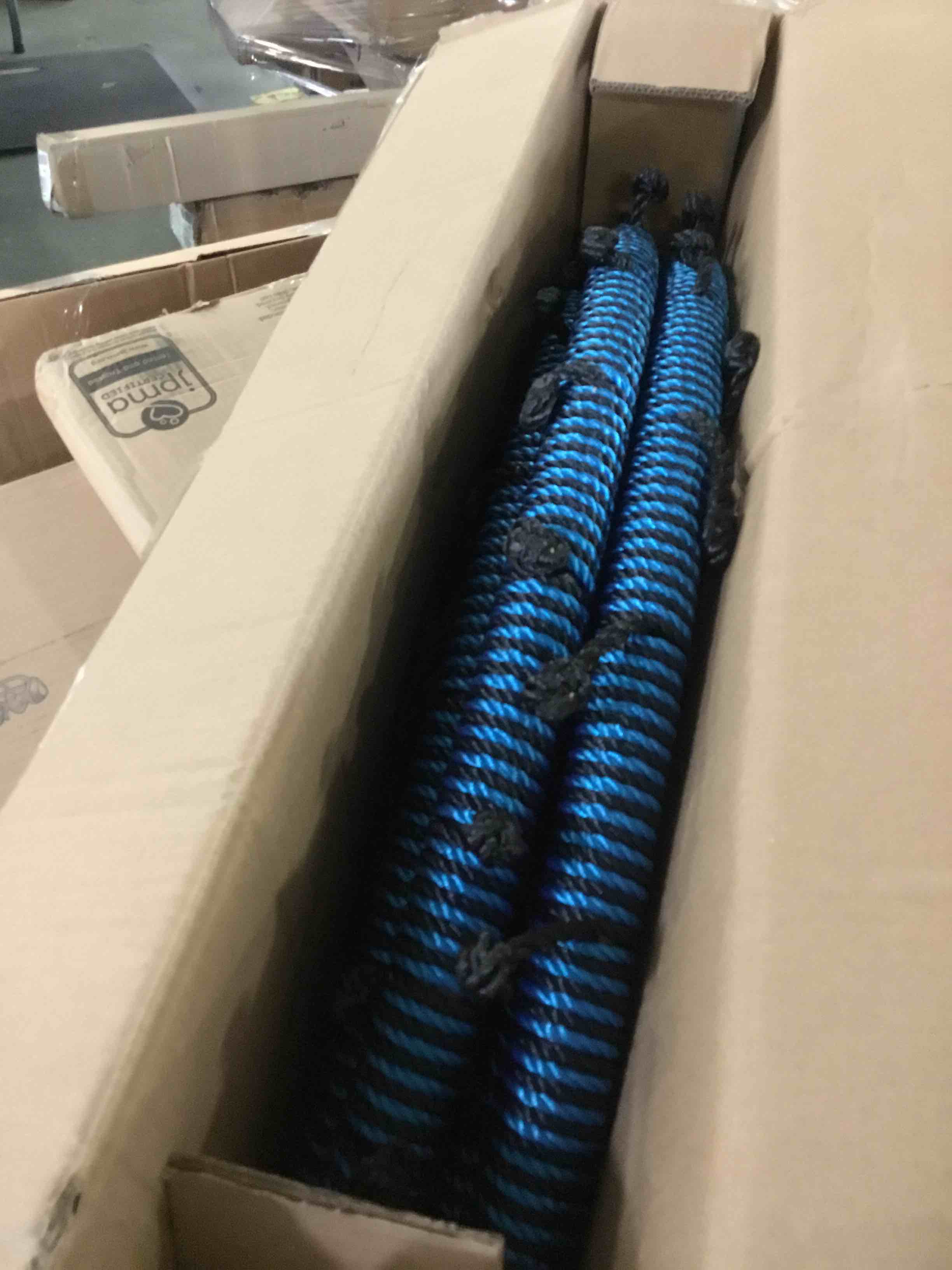 https://s3.amazonaws.com/lotting-images-prod/bidfta/RED5229099_1694611353323.jpeg