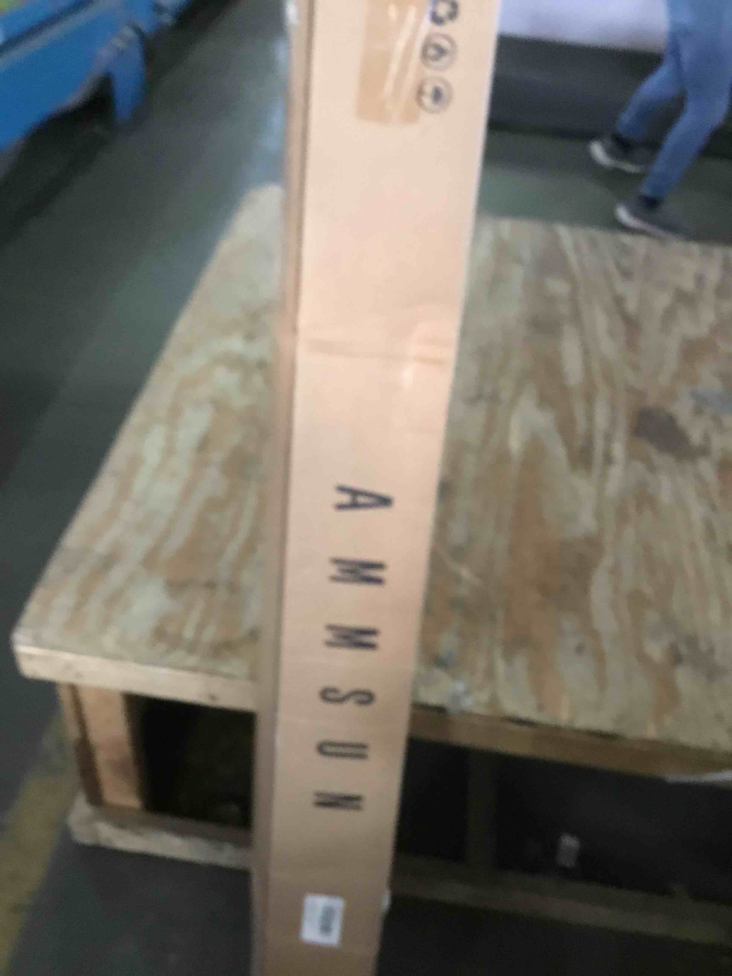 https://s3.amazonaws.com/lotting-images-prod/bidfta/RED5229260_1694693170926.jpeg