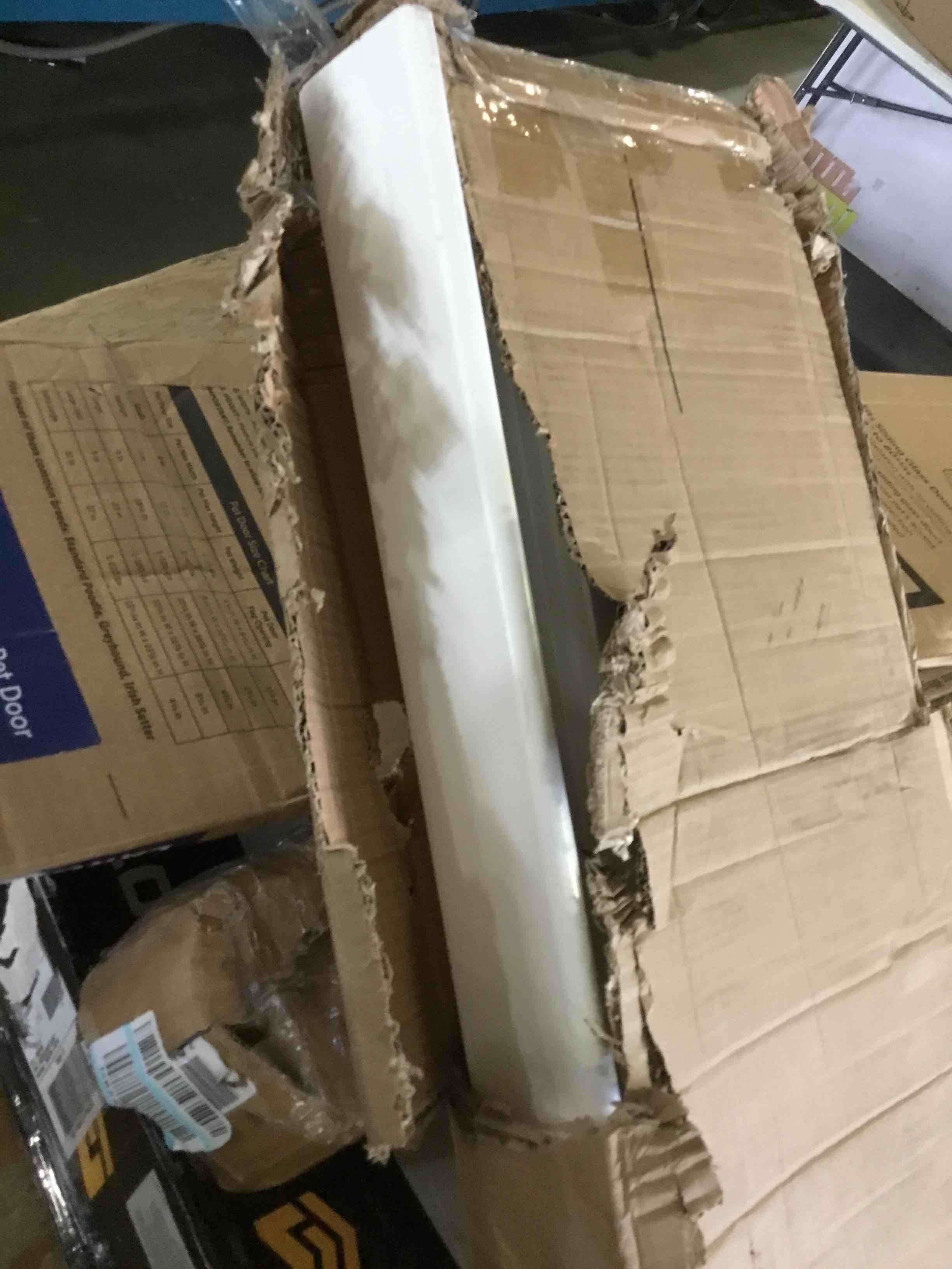 https://s3.amazonaws.com/lotting-images-prod/bidfta/RED5229277_1694695755233.jpeg
