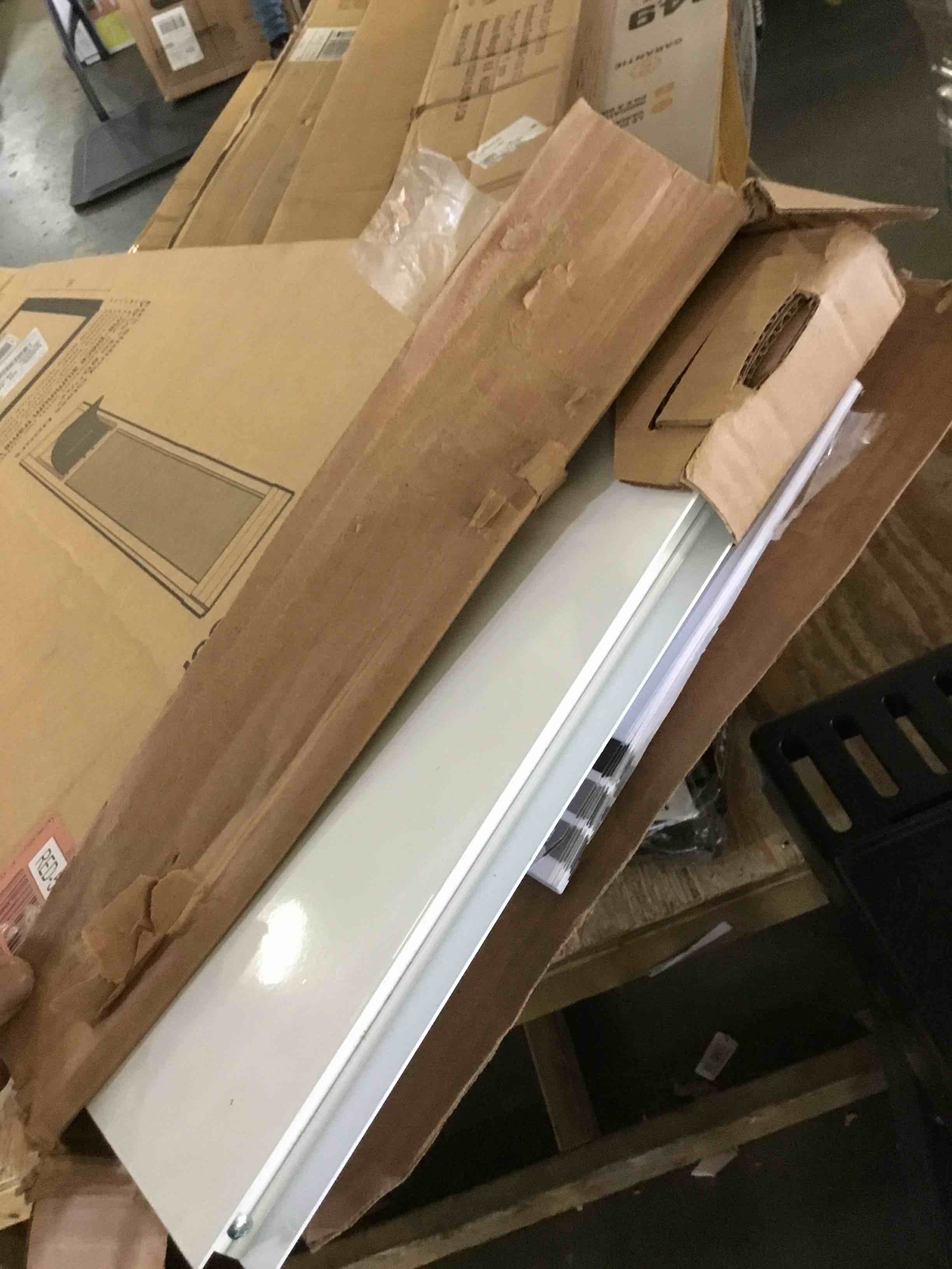 https://s3.amazonaws.com/lotting-images-prod/bidfta/RED5229279_1694695967314.jpeg
