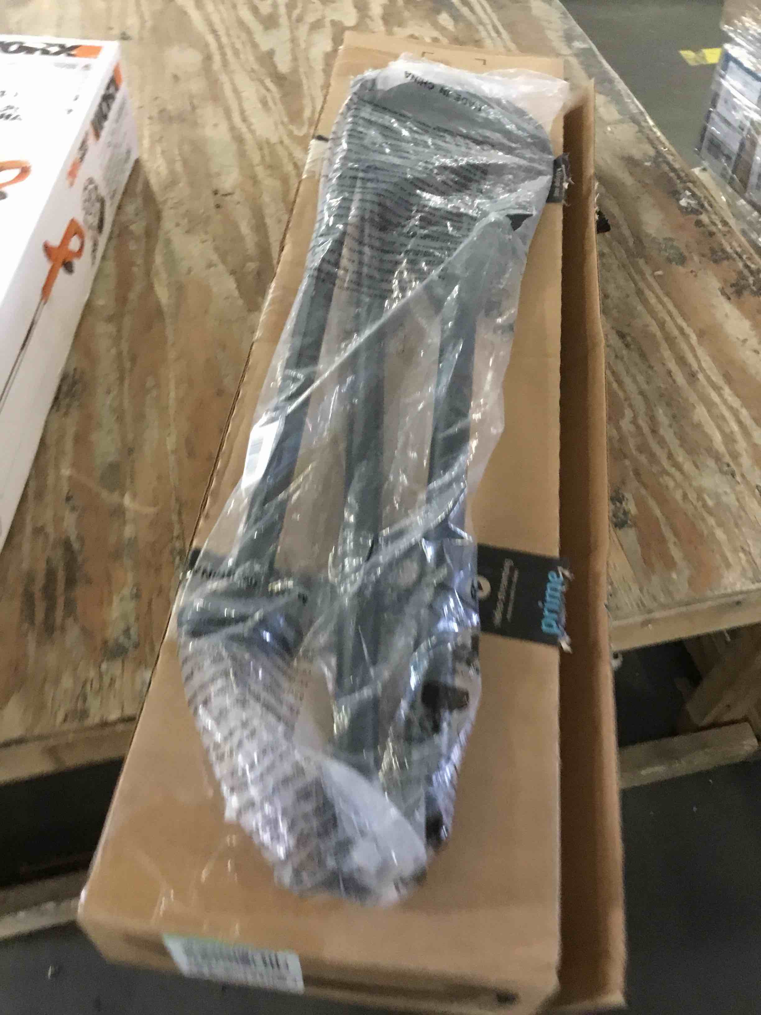 https://s3.amazonaws.com/lotting-images-prod/bidfta/RED5229286_1694697070547.jpeg