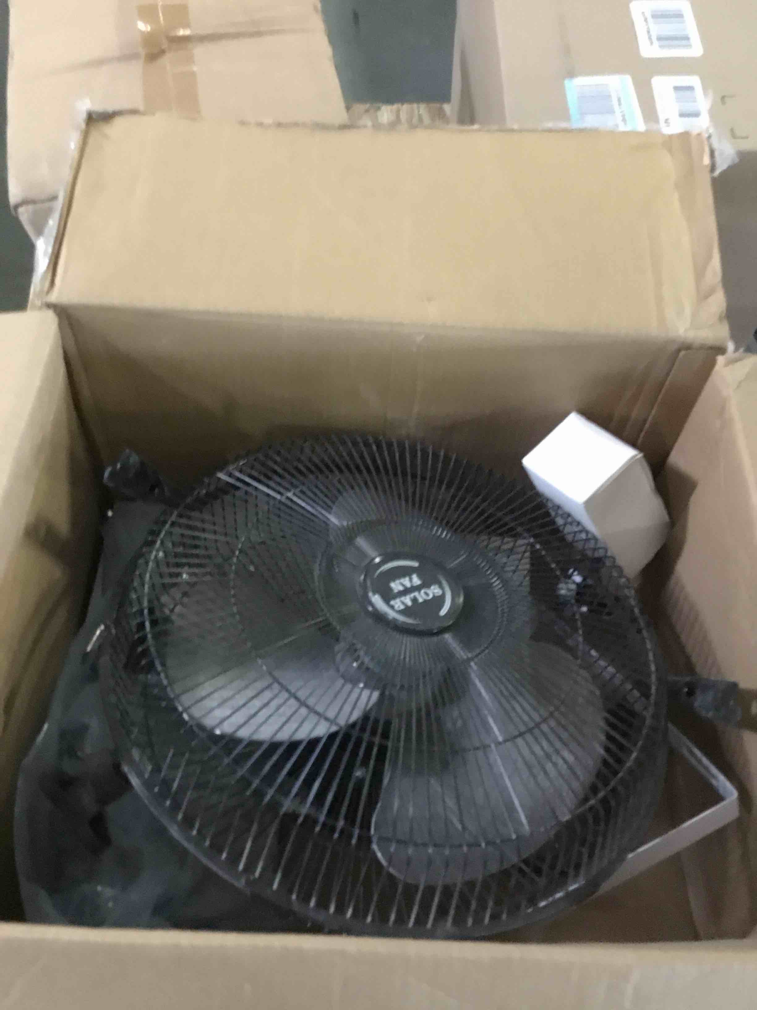 https://s3.amazonaws.com/lotting-images-prod/bidfta/RED5229322_1694703759377.jpeg