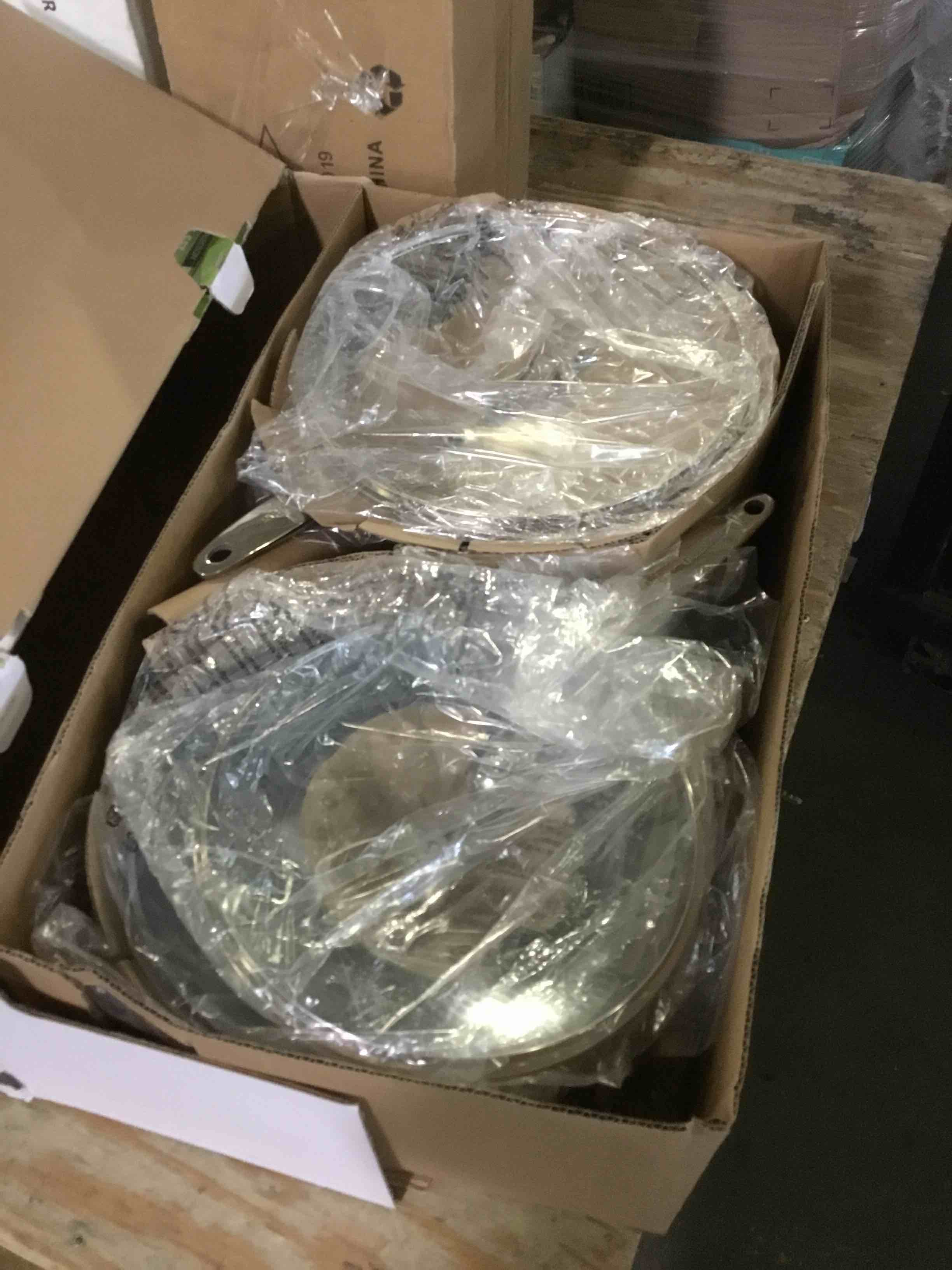 https://s3.amazonaws.com/lotting-images-prod/bidfta/RED5229337_1694706086451.jpeg