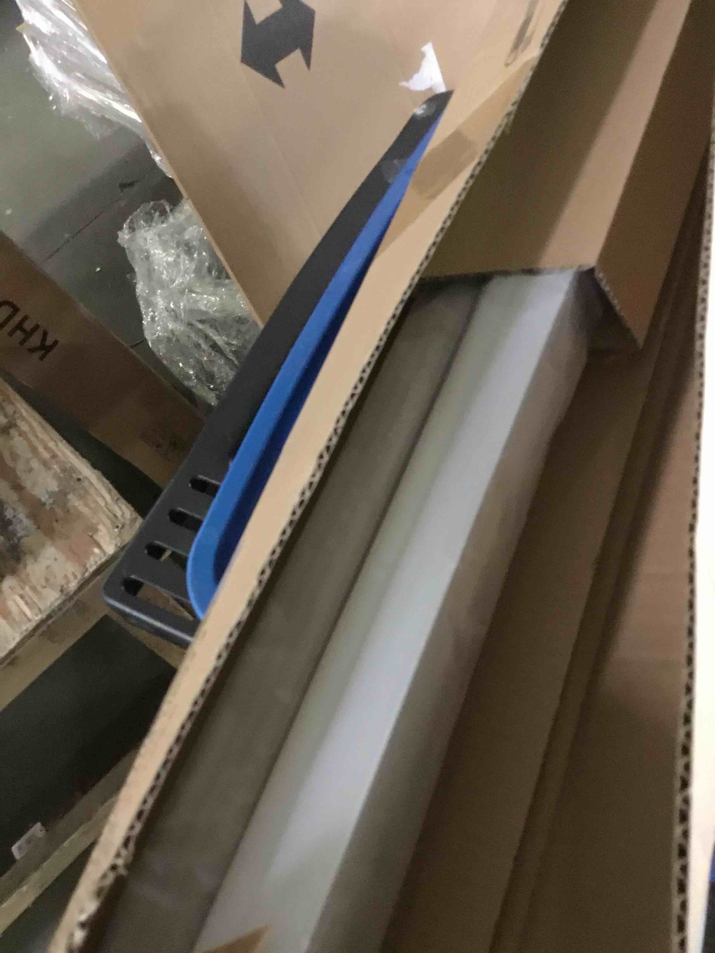 https://s3.amazonaws.com/lotting-images-prod/bidfta/RED5229404_1694719390610.jpeg