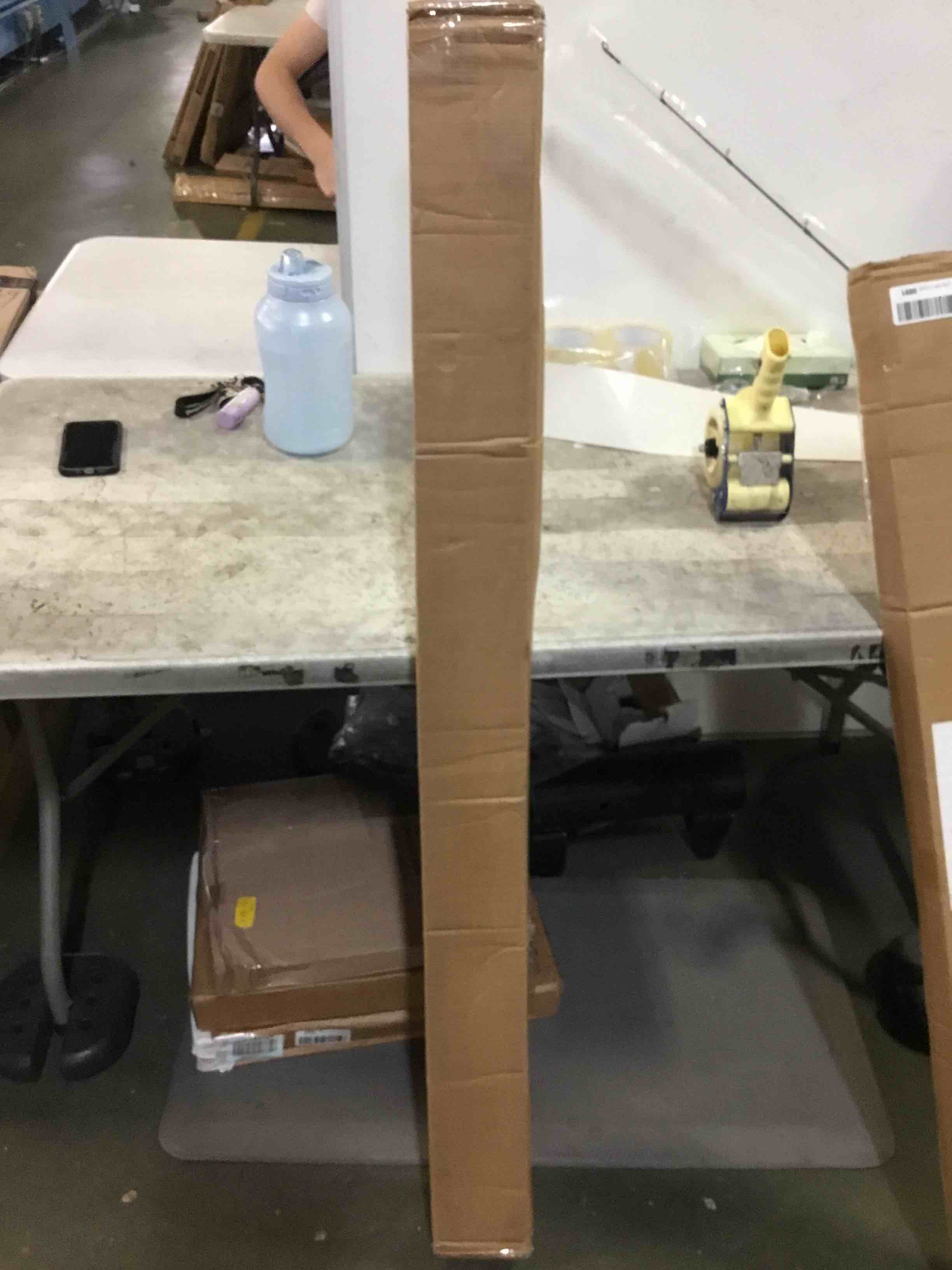 https://s3.amazonaws.com/lotting-images-prod/bidfta/RED5229711_1694100833533.jpeg