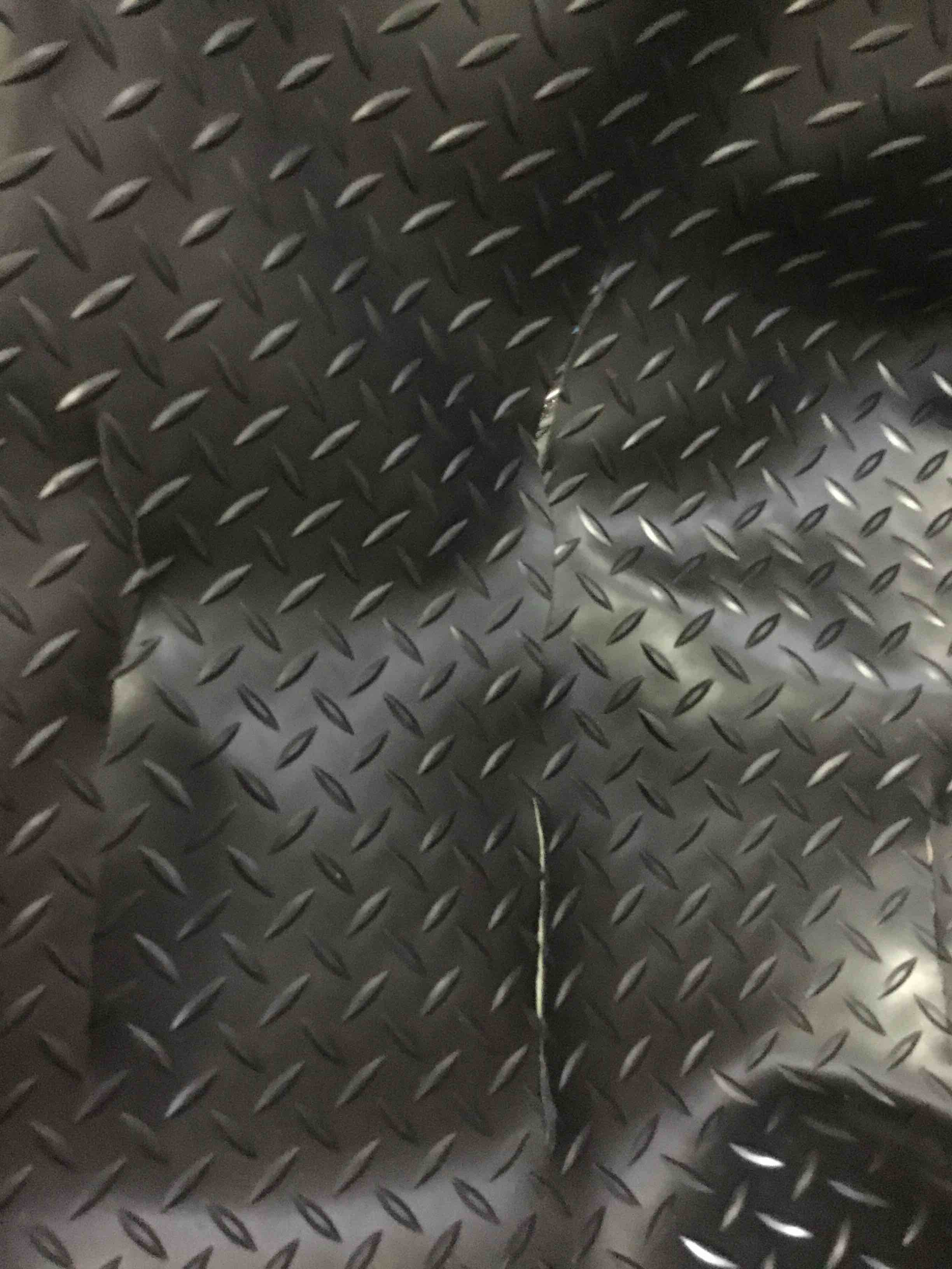 https://s3.amazonaws.com/lotting-images-prod/bidfta/RED5229731_1694107938606.jpeg