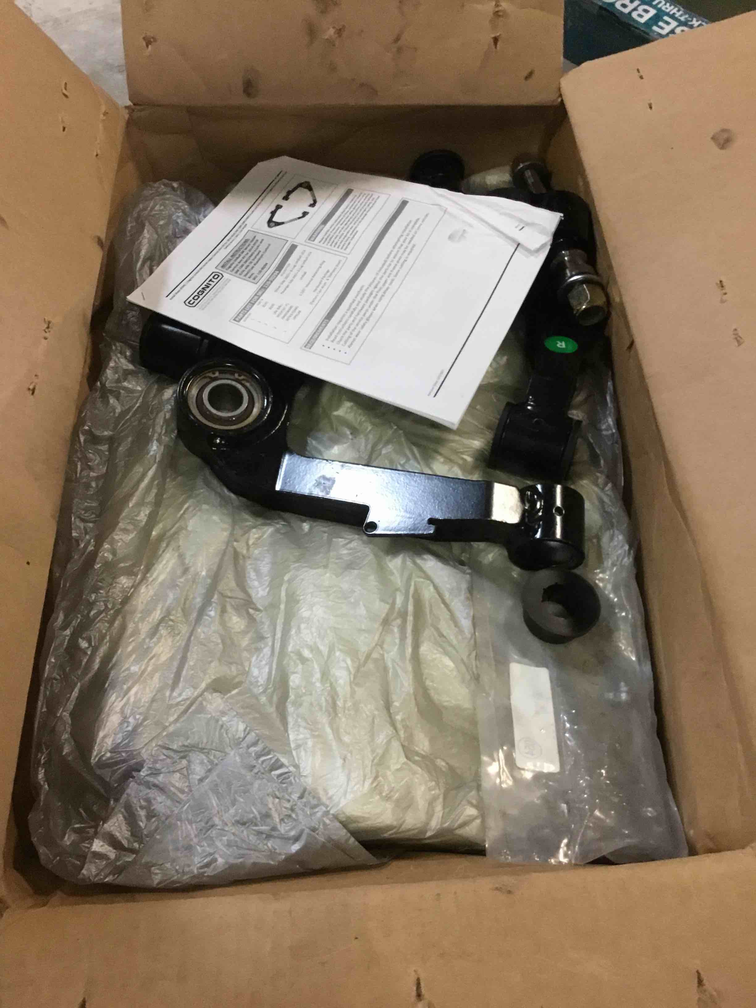 https://s3.amazonaws.com/lotting-images-prod/bidfta/RED5229822_1694183860851.jpeg