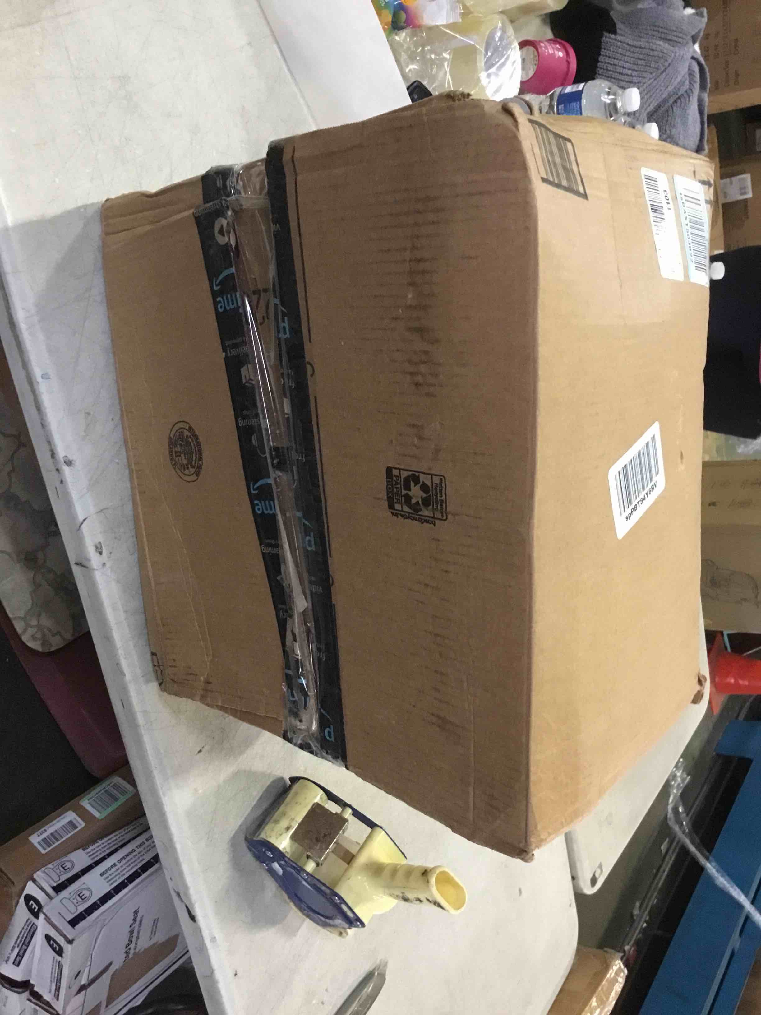 https://s3.amazonaws.com/lotting-images-prod/bidfta/RED5230313_1694532571409.jpeg