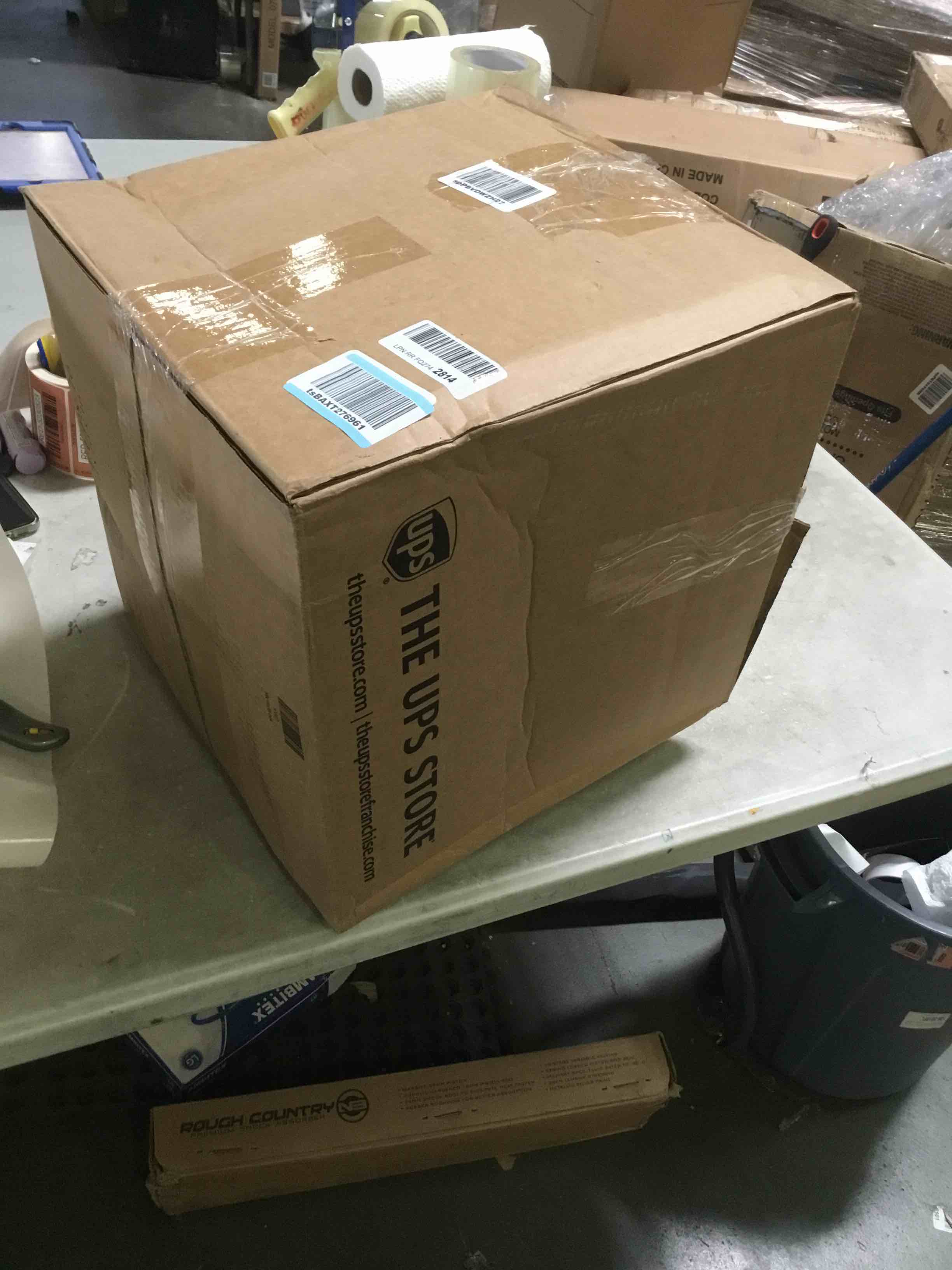 https://s3.amazonaws.com/lotting-images-prod/bidfta/RED5230516_1694628262298.jpeg