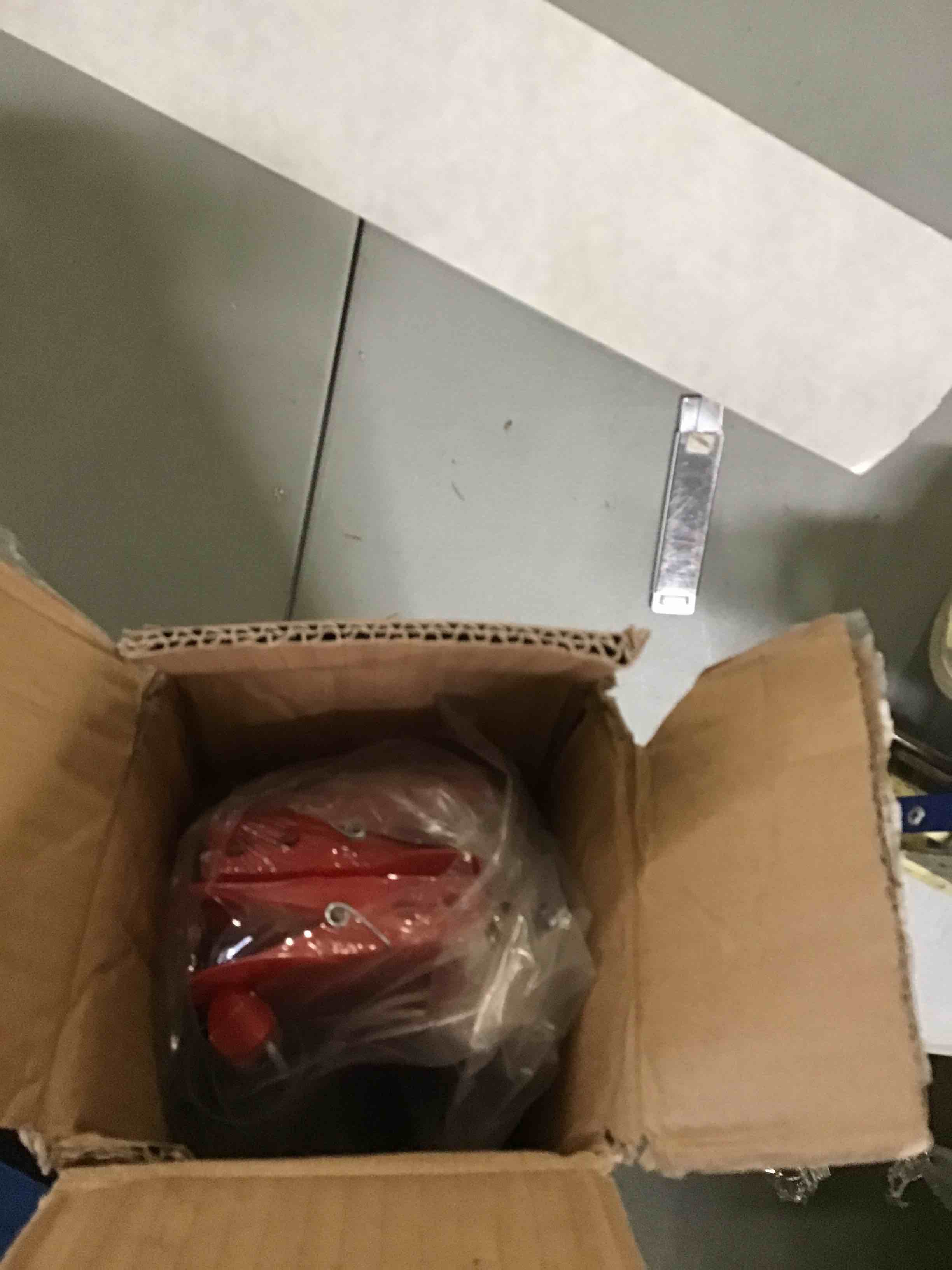 https://s3.amazonaws.com/lotting-images-prod/bidfta/RED5230726_1694783153221.jpeg