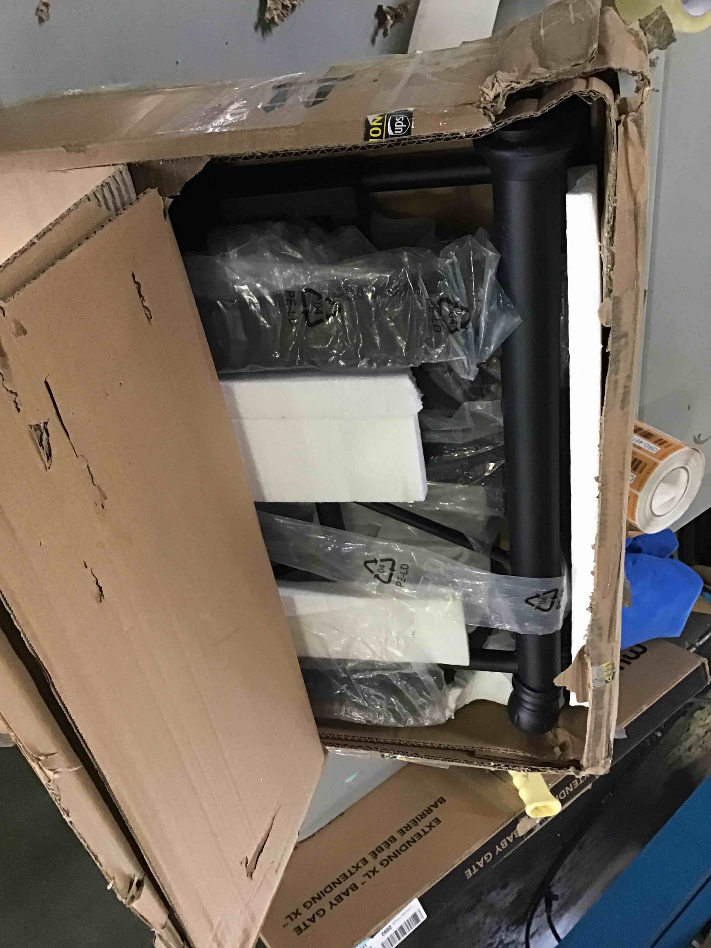 https://s3.amazonaws.com/lotting-images-prod/bidfta/RED5230905_1695045285529.jpeg