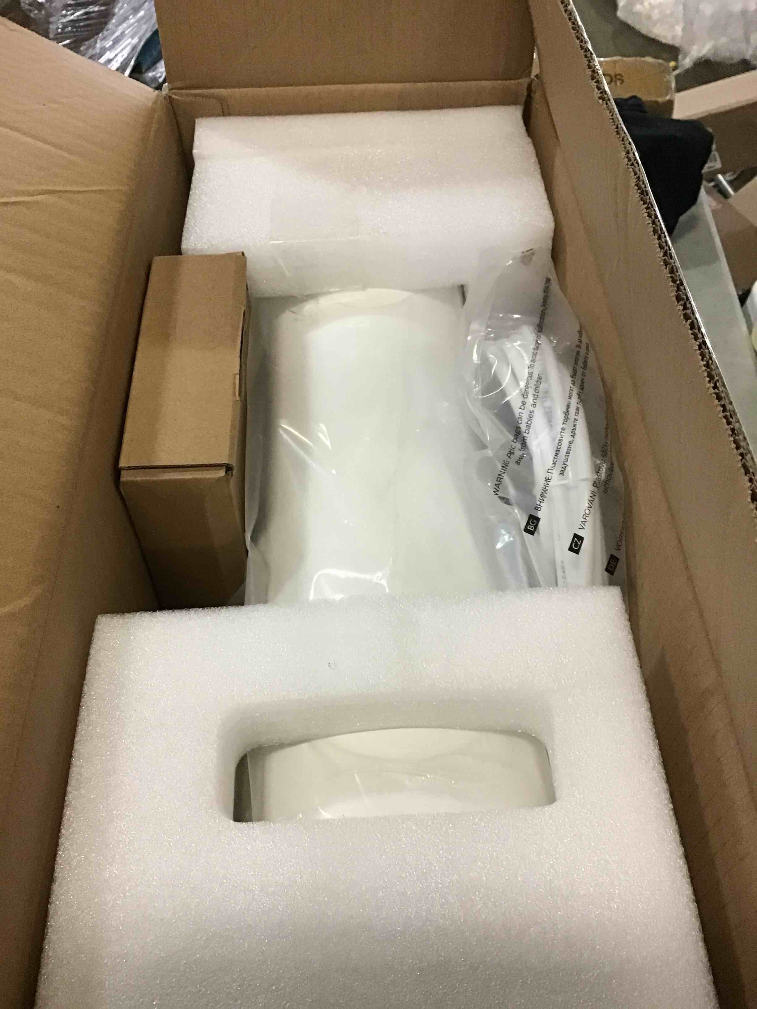 https://s3.amazonaws.com/lotting-images-prod/bidfta/RED5230976_1693924039272.jpeg