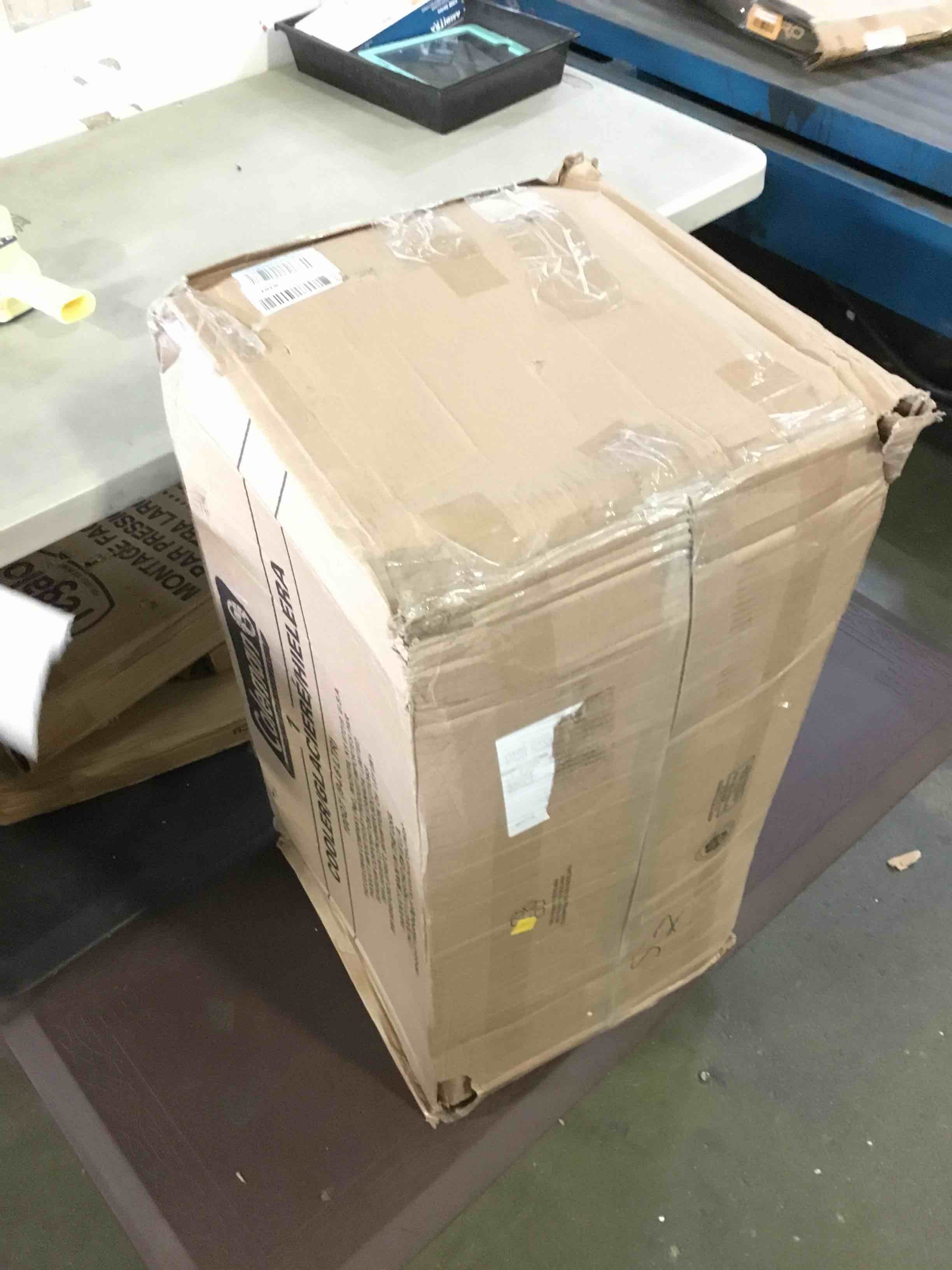 https://s3.amazonaws.com/lotting-images-prod/bidfta/RED5231137_1694267929103.jpeg