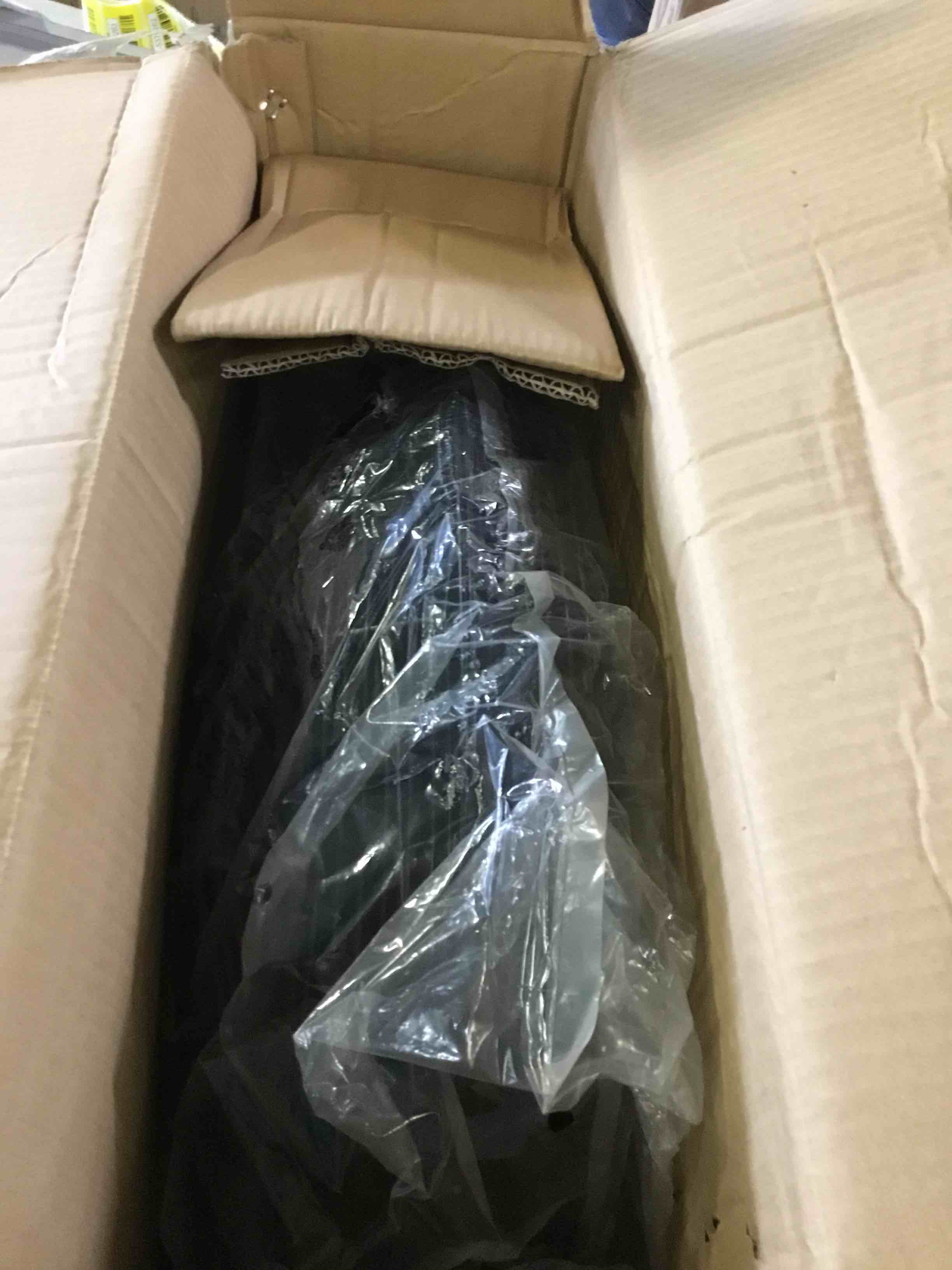 https://s3.amazonaws.com/lotting-images-prod/bidfta/RED5231187_1694276724716.jpeg