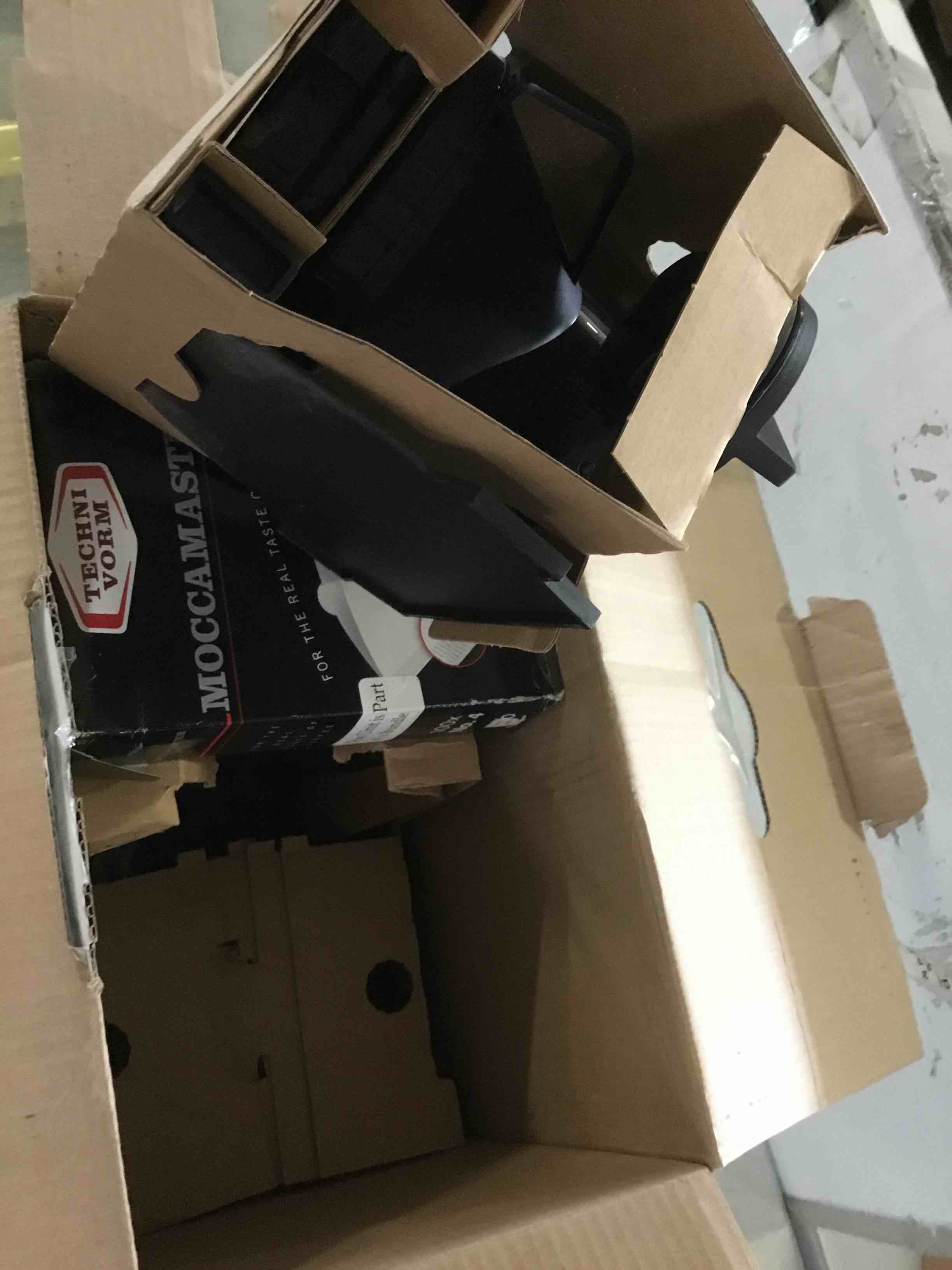 https://s3.amazonaws.com/lotting-images-prod/bidfta/RED5231620_1694699554112.jpeg