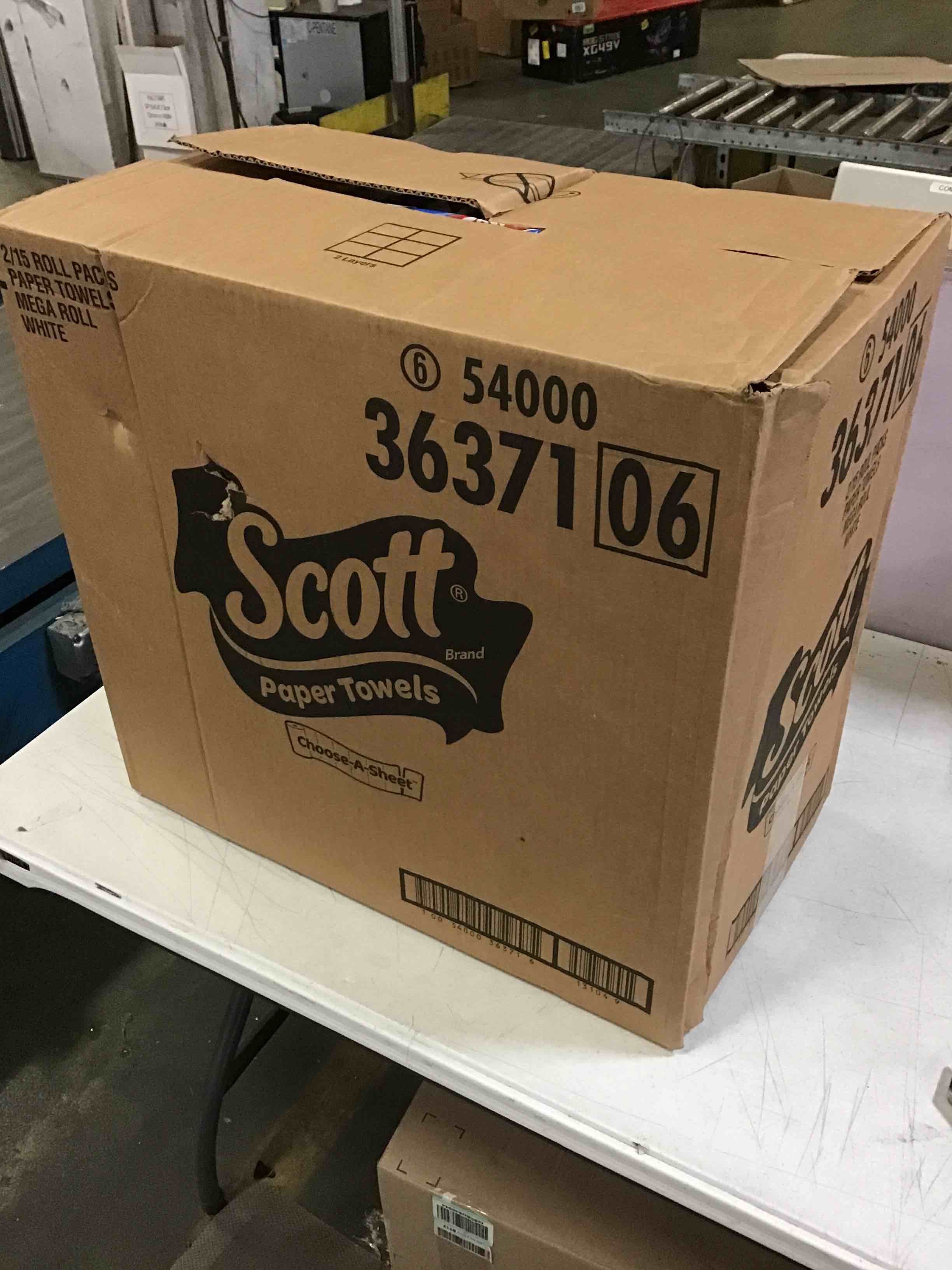 https://s3.amazonaws.com/lotting-images-prod/bidfta/RED5232105_1695128924979.jpeg