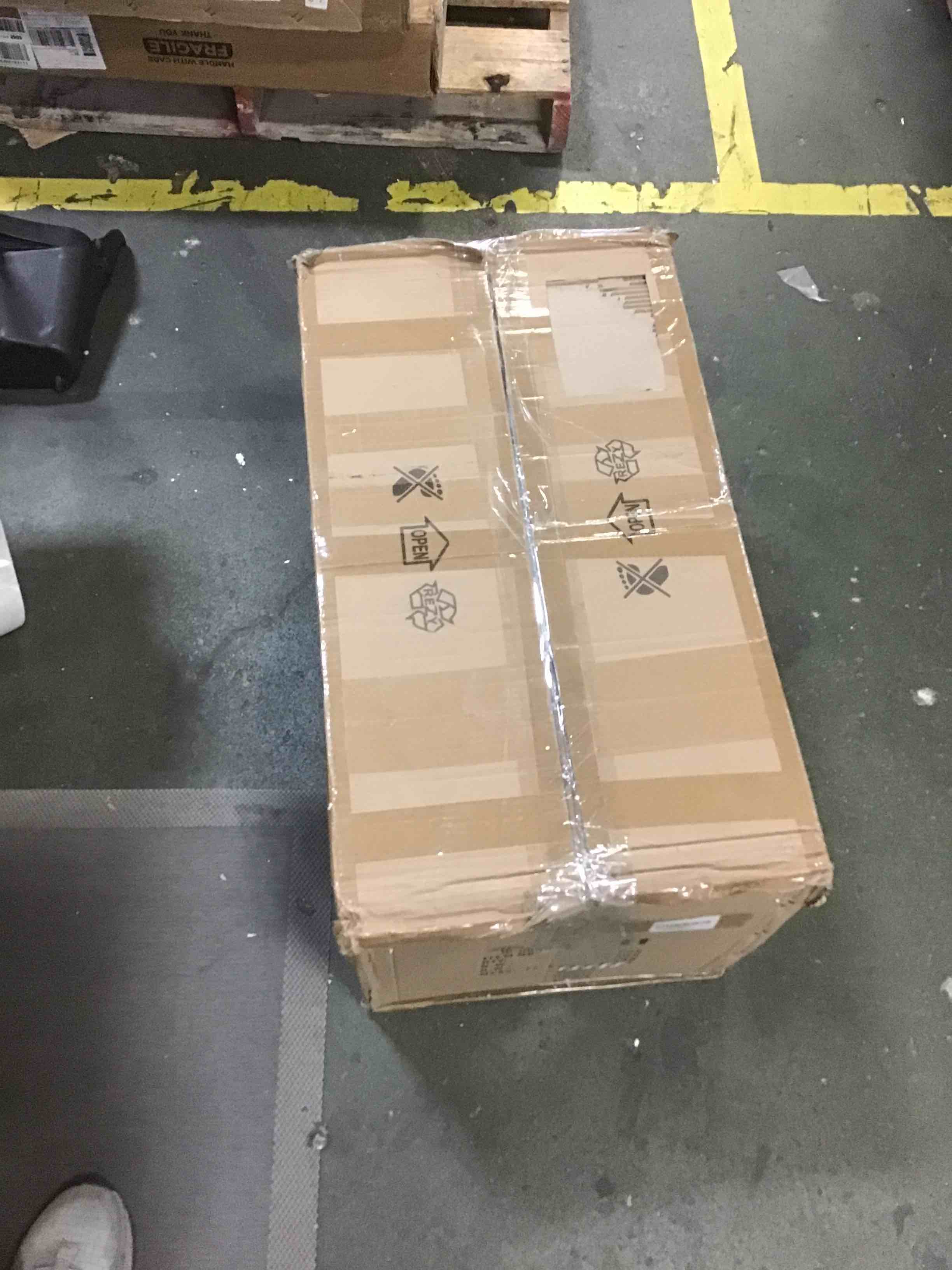 https://s3.amazonaws.com/lotting-images-prod/bidfta/RED5232115_1695131060123.jpeg