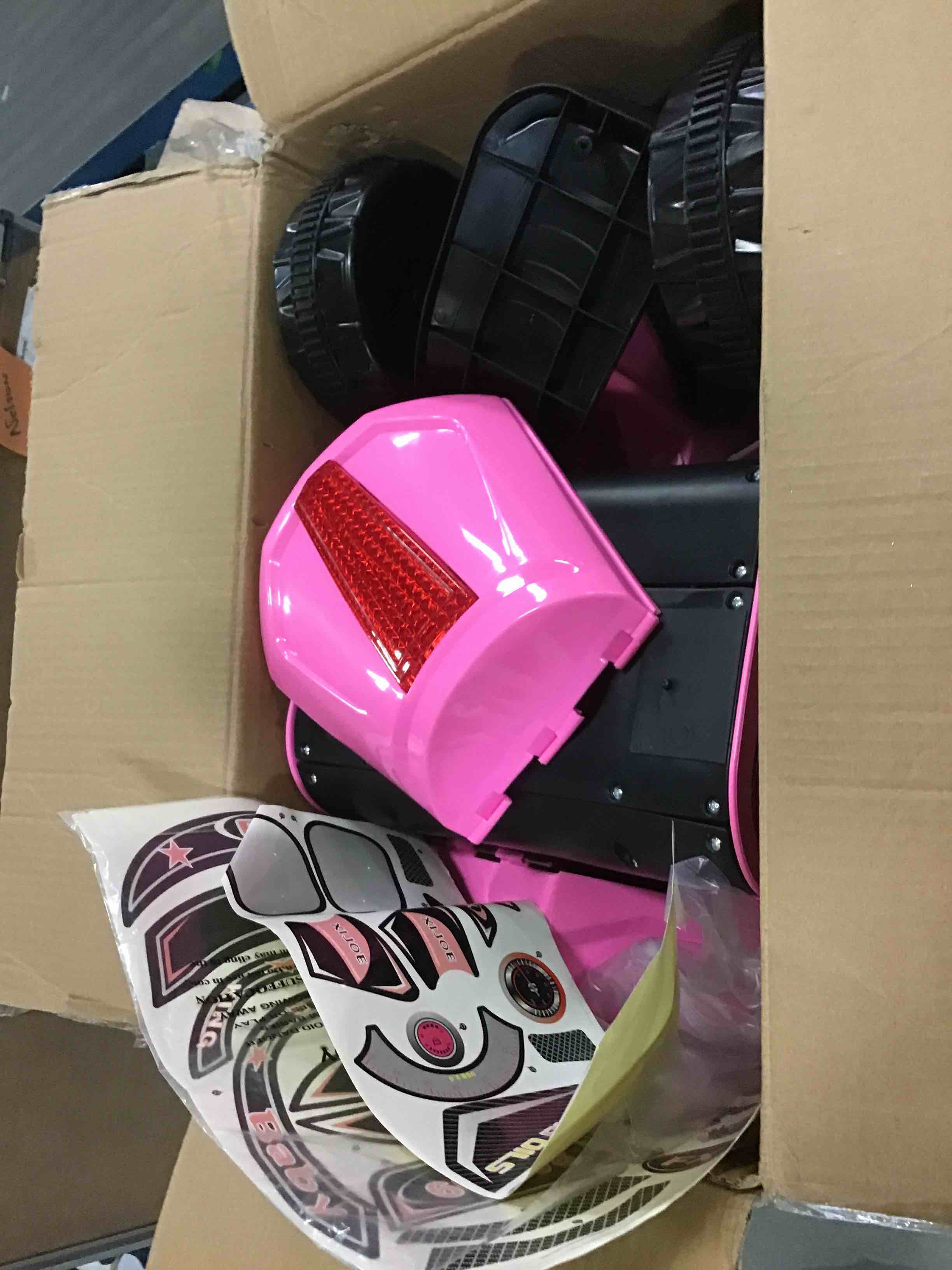 https://s3.amazonaws.com/lotting-images-prod/bidfta/RED5232261_1695218174696.jpeg