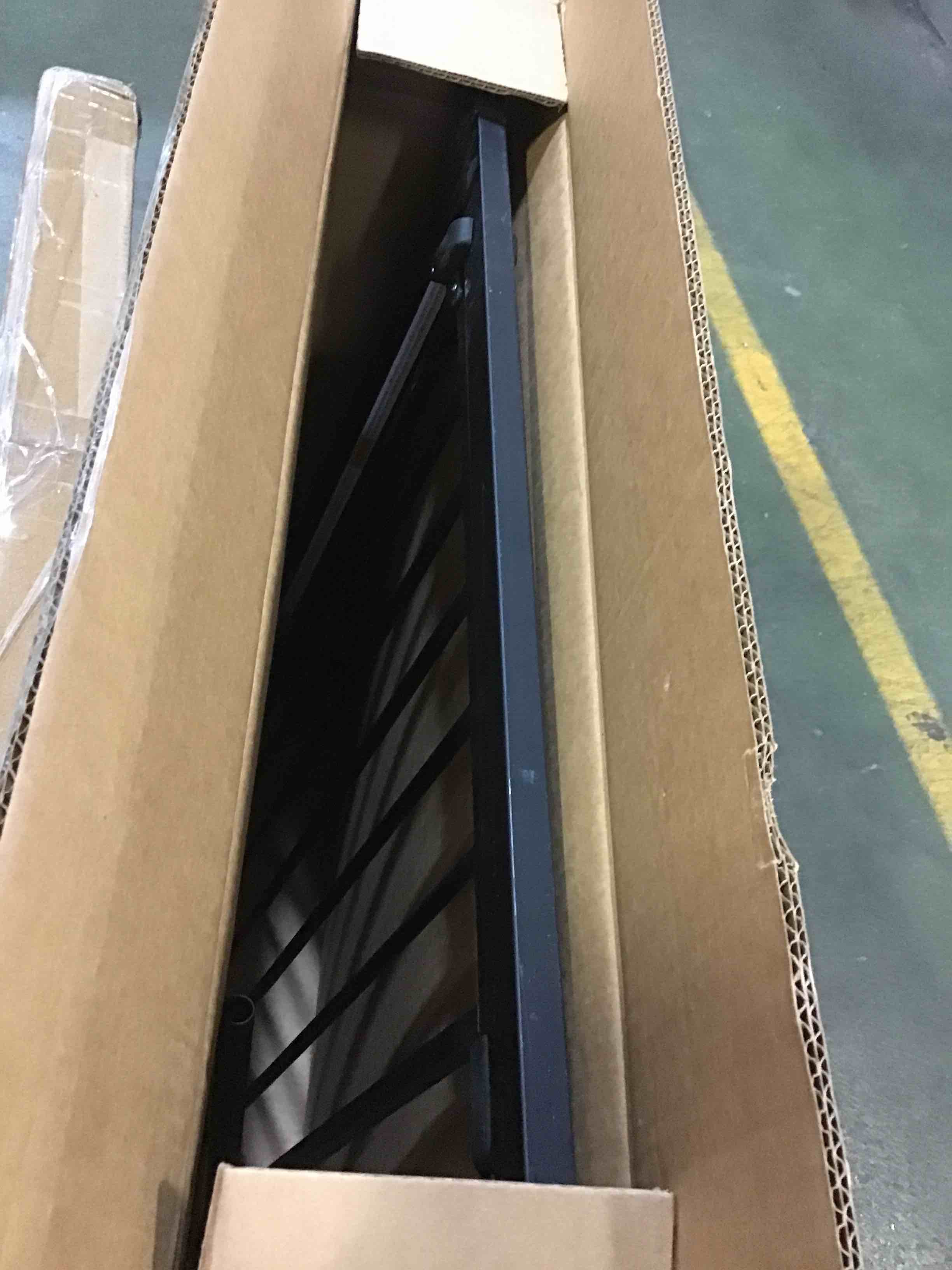 https://s3.amazonaws.com/lotting-images-prod/bidfta/RED5232698_1694006646399.jpeg