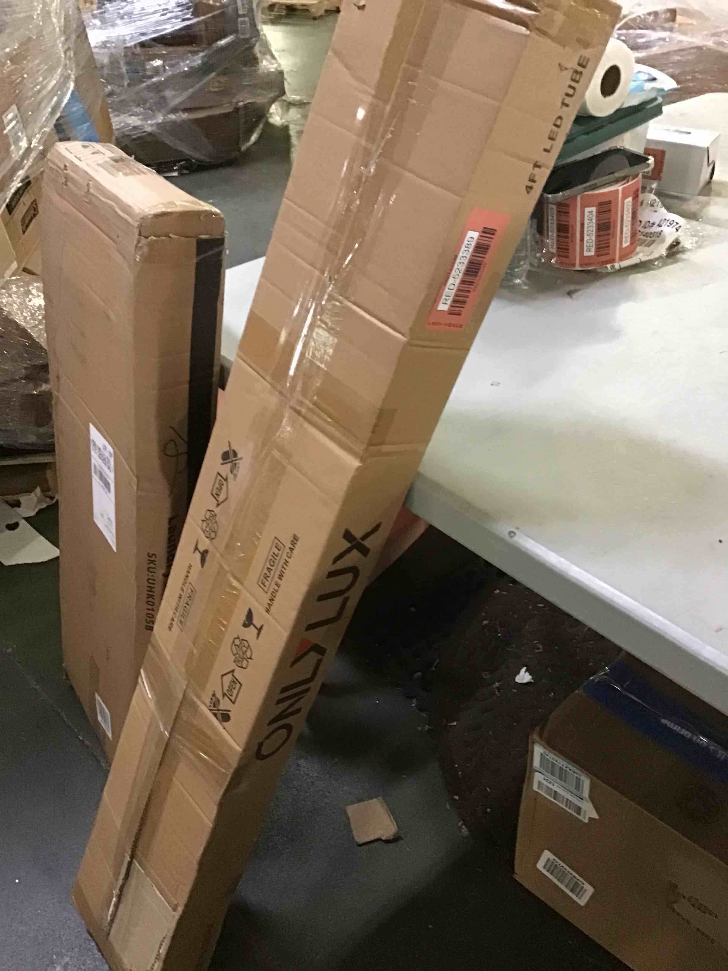 https://s3.amazonaws.com/lotting-images-prod/bidfta/RED5233389_1694544253338.jpeg