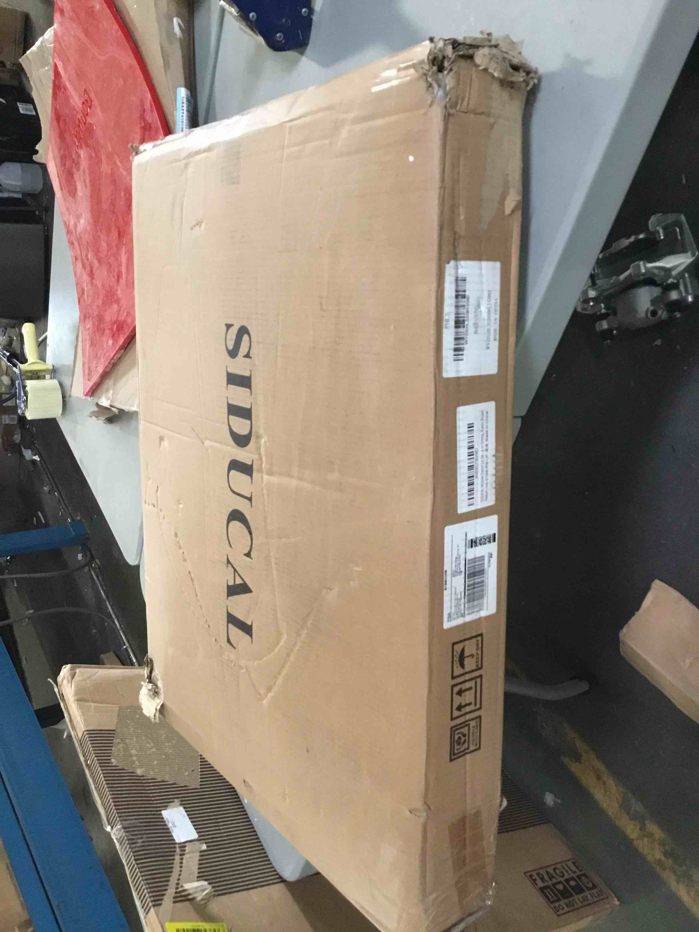 https://s3.amazonaws.com/lotting-images-prod/bidfta/RED5233911_1695215173986.jpeg
