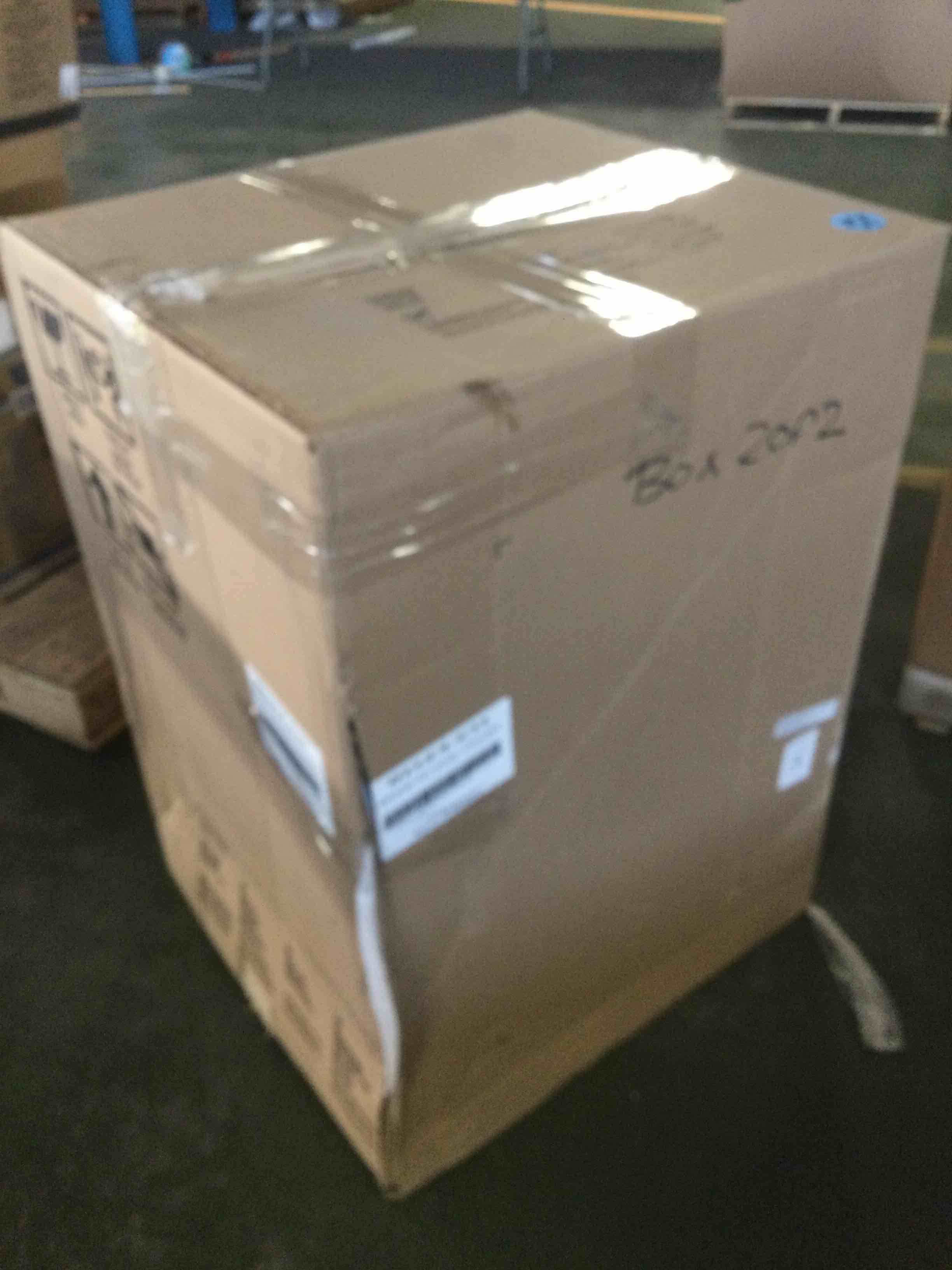 https://s3.amazonaws.com/lotting-images-prod/bidfta/RED5234012_1693914017986.jpeg