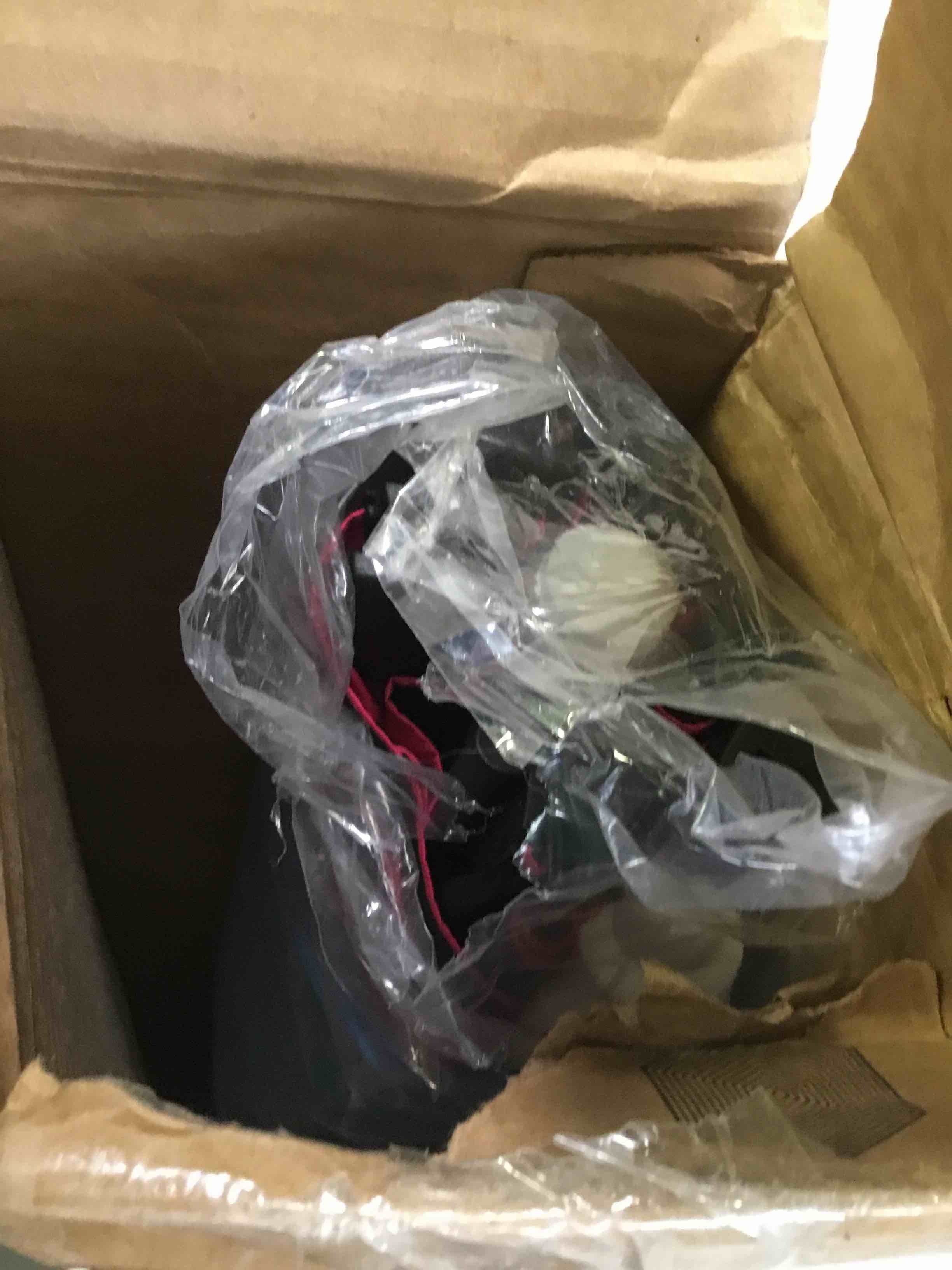 https://s3.amazonaws.com/lotting-images-prod/bidfta/RED5235814_1694203130075.jpeg
