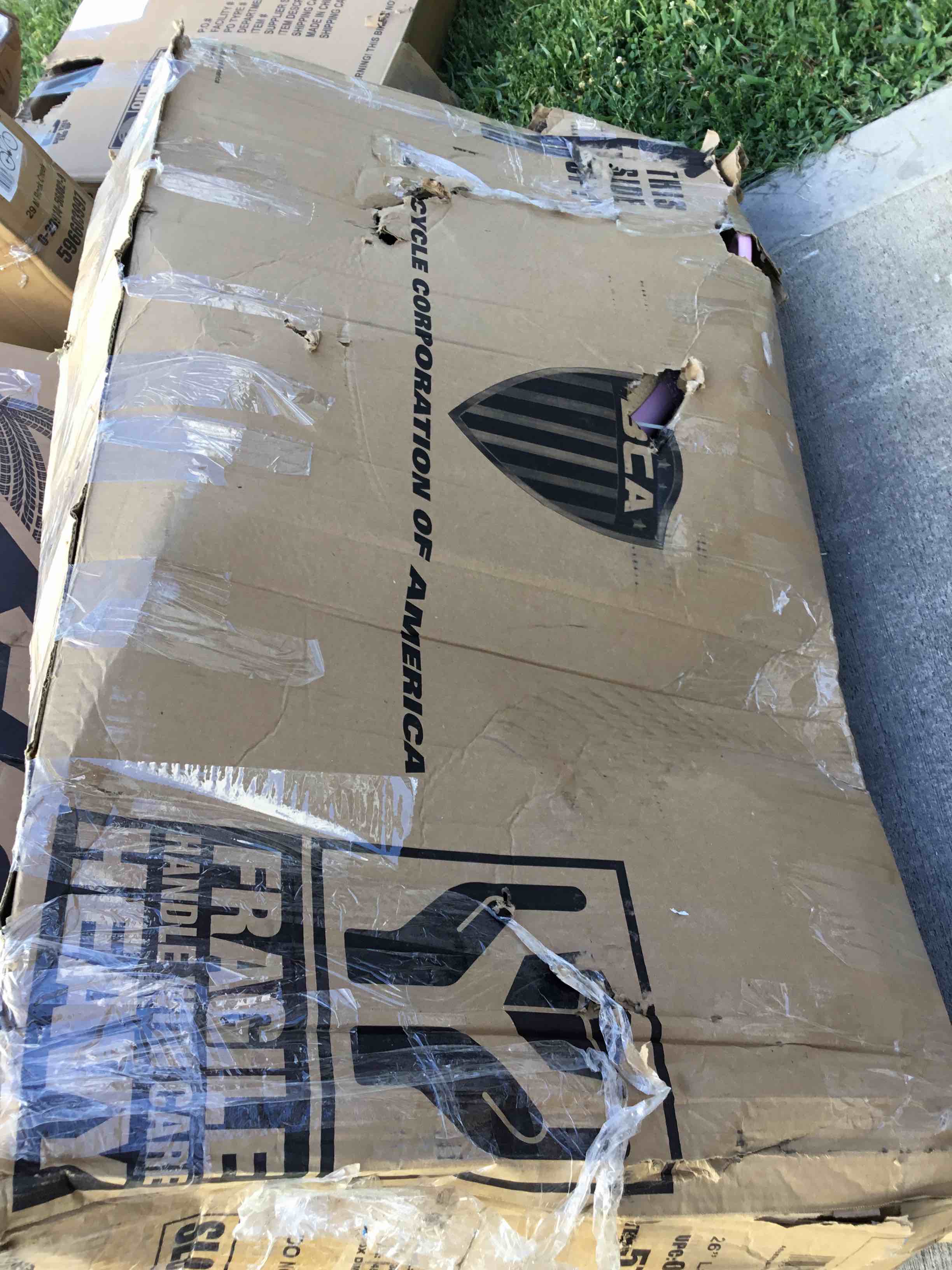 https://s3.amazonaws.com/lotting-images-prod/bidfta/RED5238689_1693405345608.jpeg