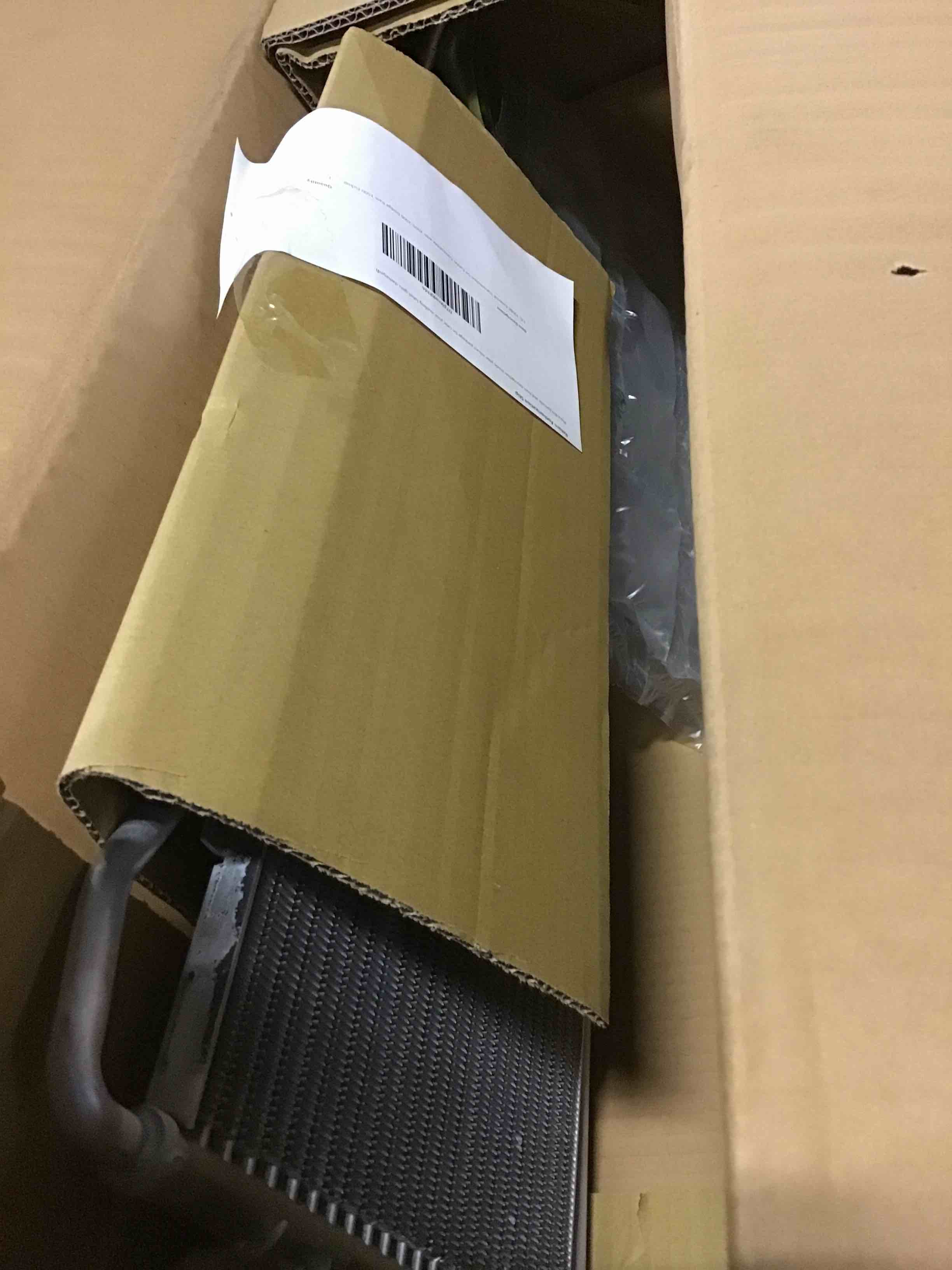 https://s3.amazonaws.com/lotting-images-prod/bidfta/RED5241458_1690546465612.jpeg