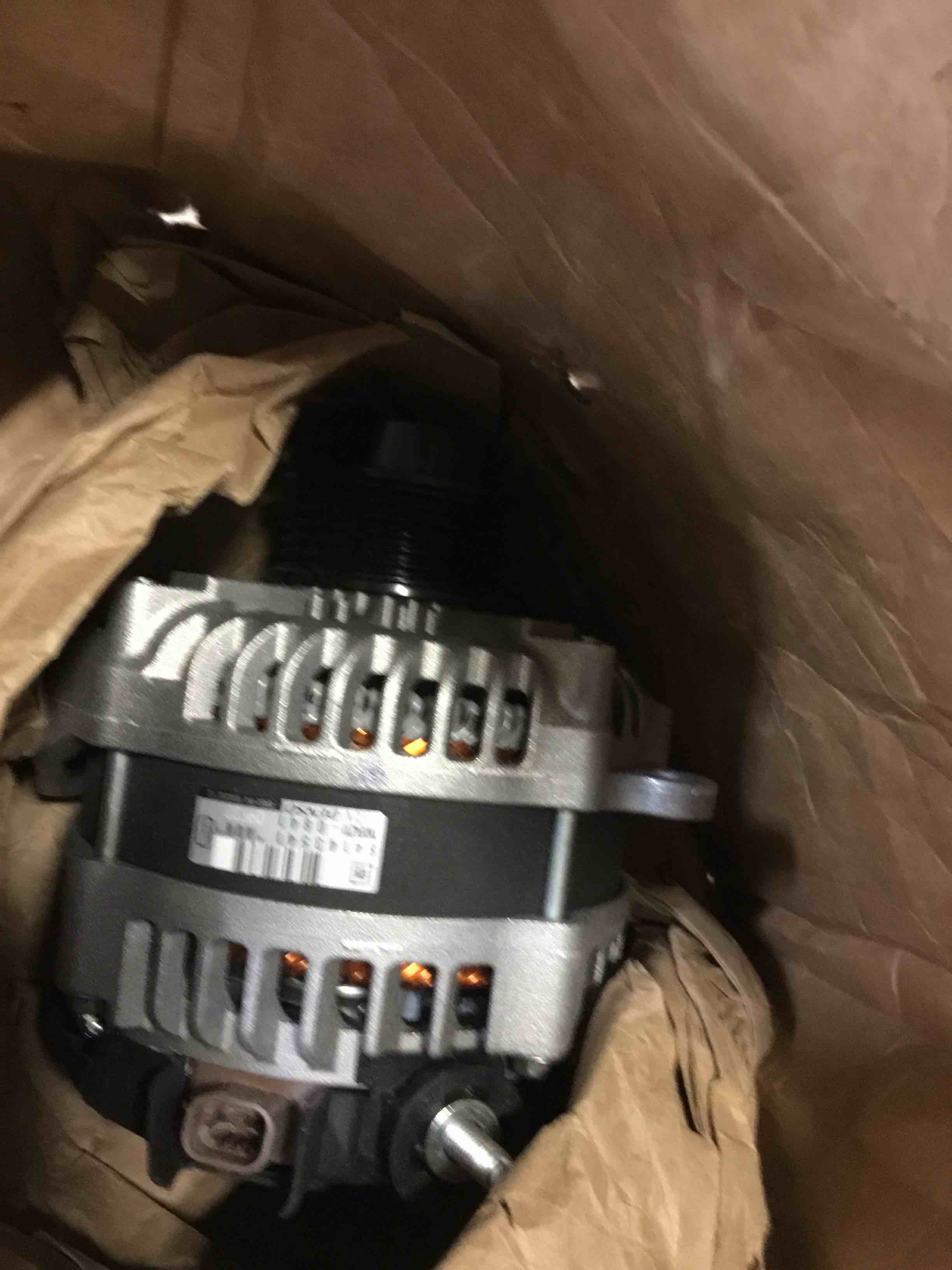 https://s3.amazonaws.com/lotting-images-prod/bidfta/RED5241592_1690814078603.jpeg