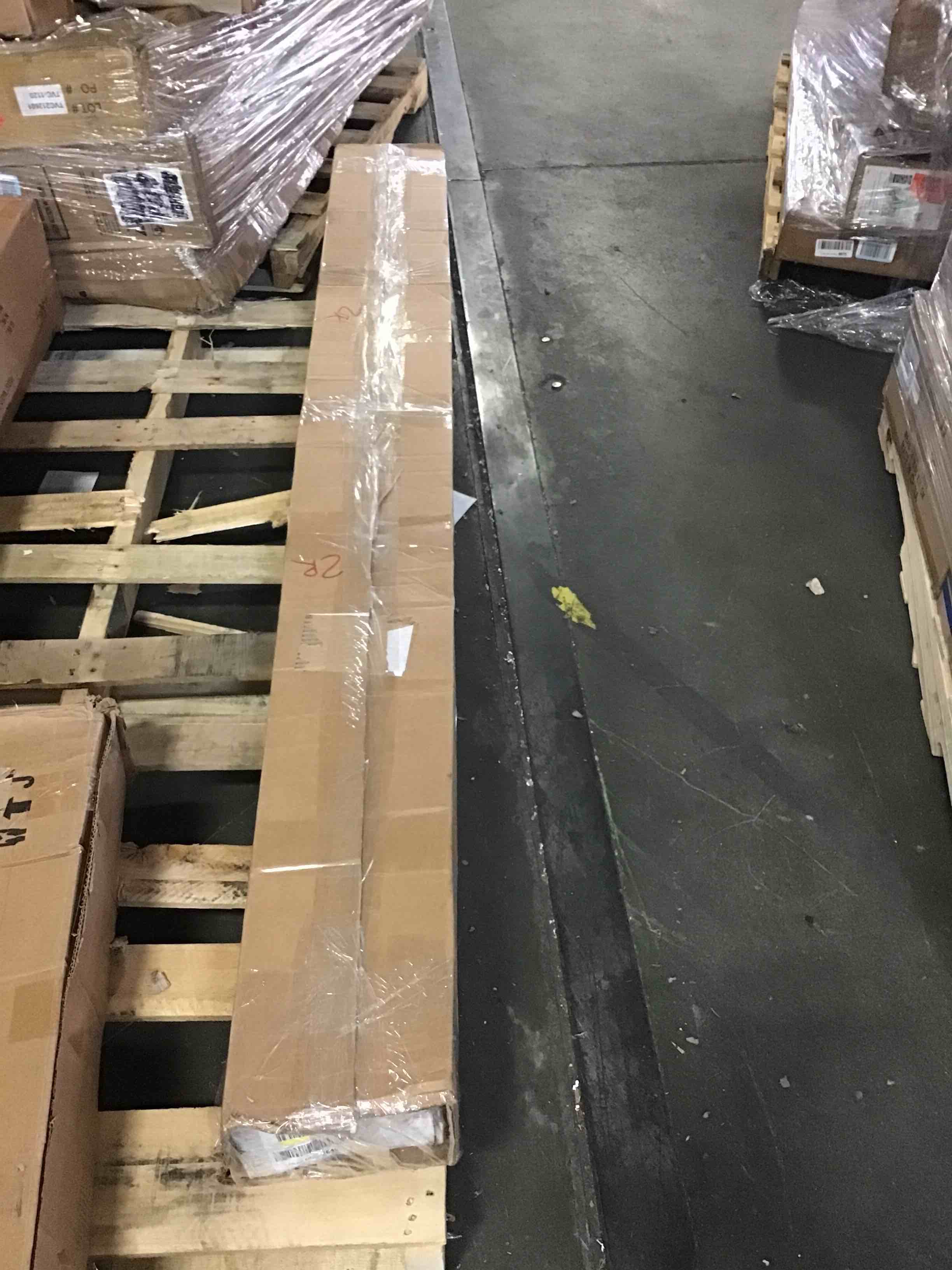 https://s3.amazonaws.com/lotting-images-prod/bidfta/RED5241679_1690892028299.jpeg