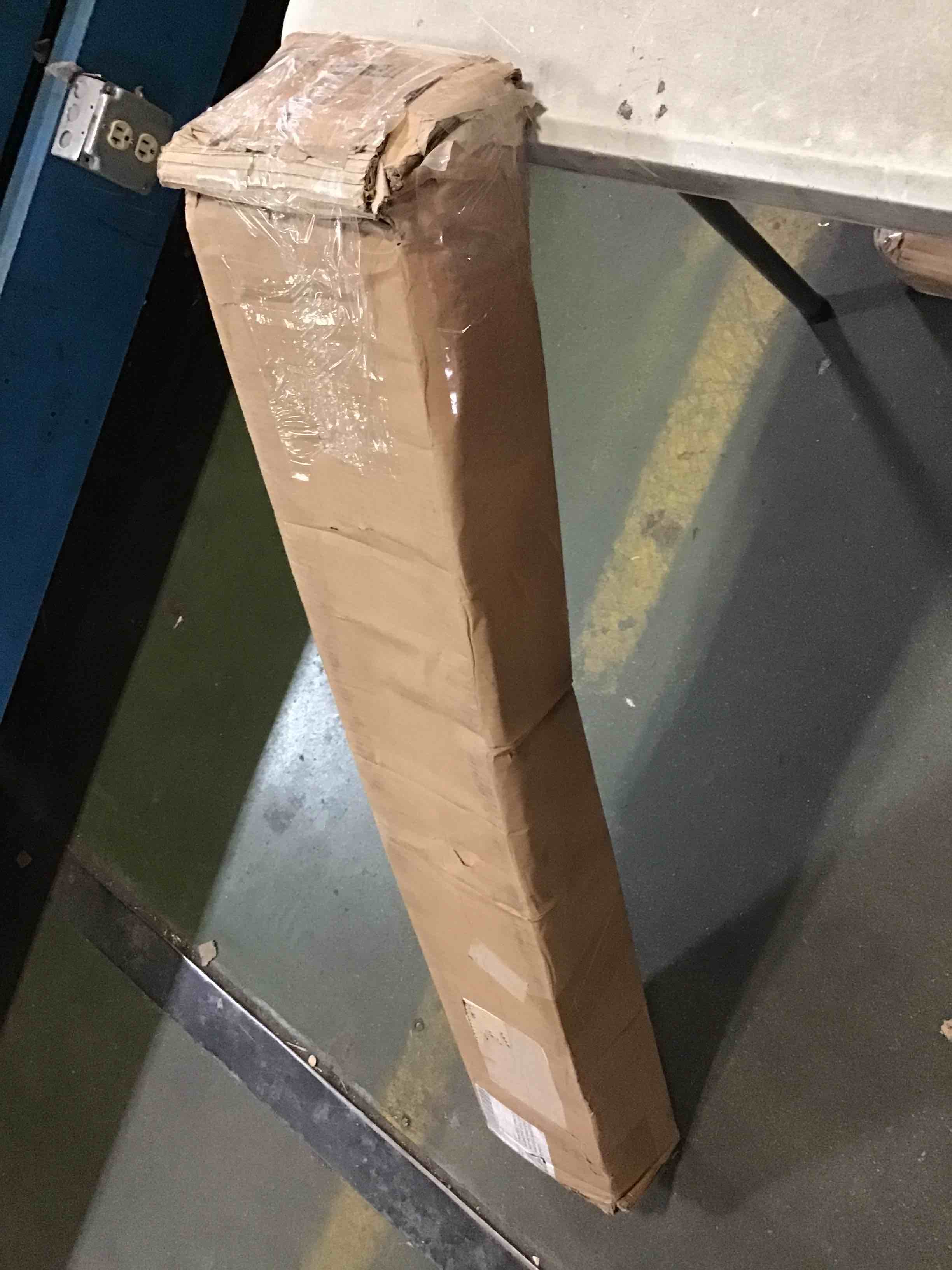 https://s3.amazonaws.com/lotting-images-prod/bidfta/RED5241771_1690911033226.jpeg