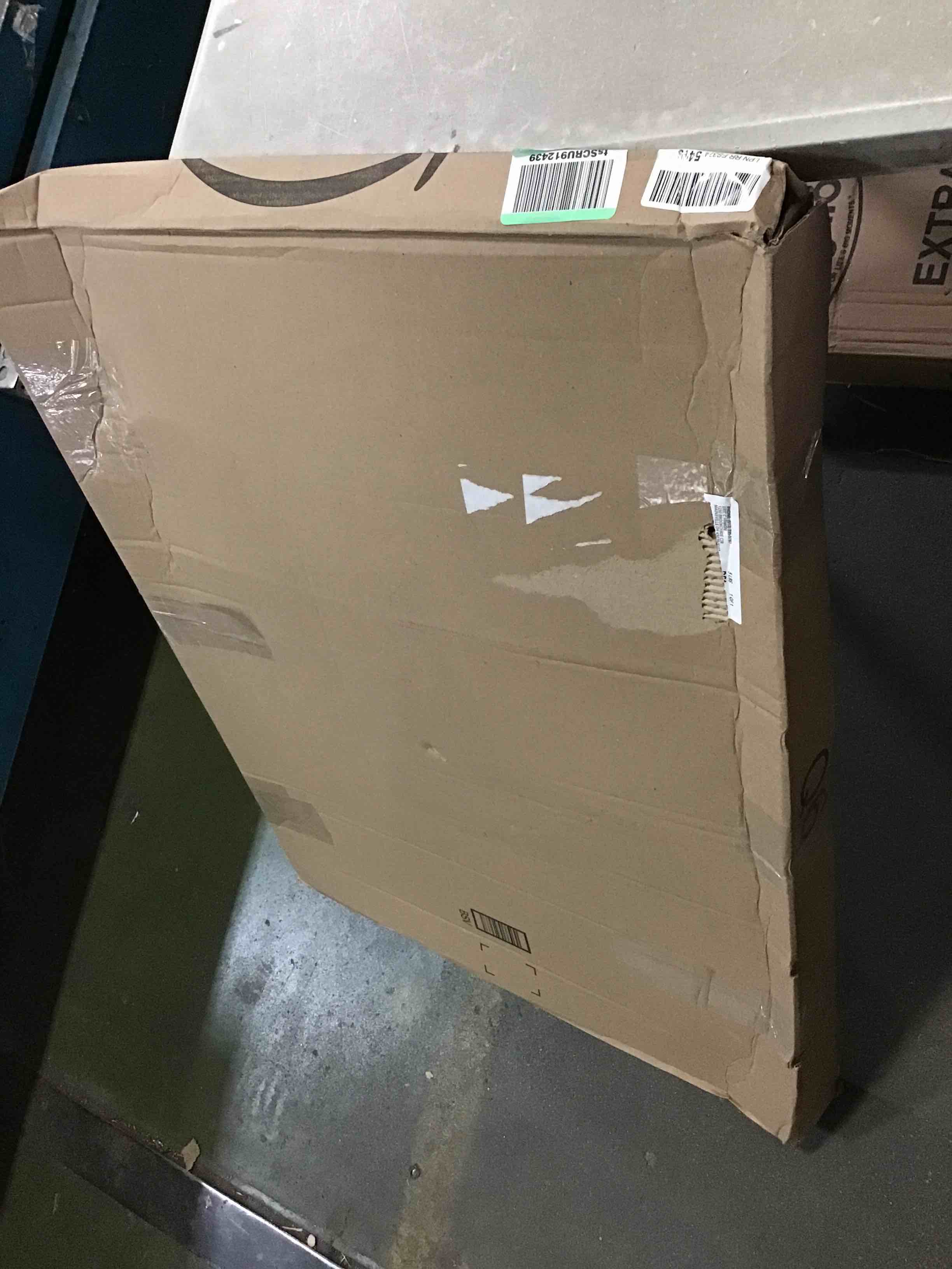 https://s3.amazonaws.com/lotting-images-prod/bidfta/RED5241796_1690914245789.jpeg