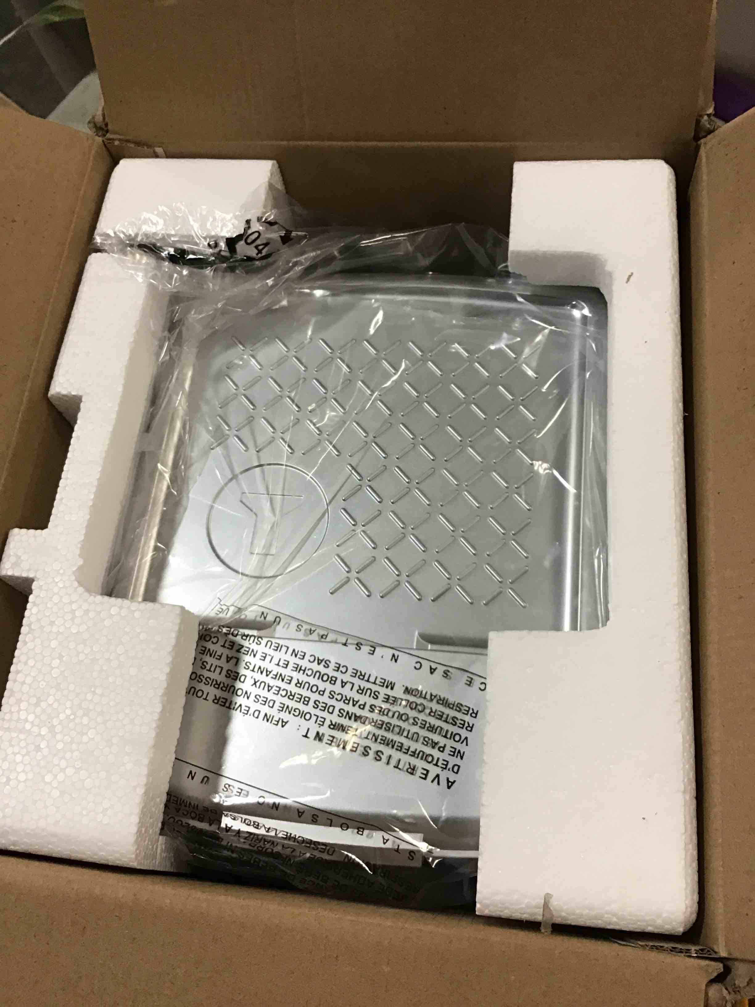 https://s3.amazonaws.com/lotting-images-prod/bidfta/RED5241884_1690989028400.jpeg