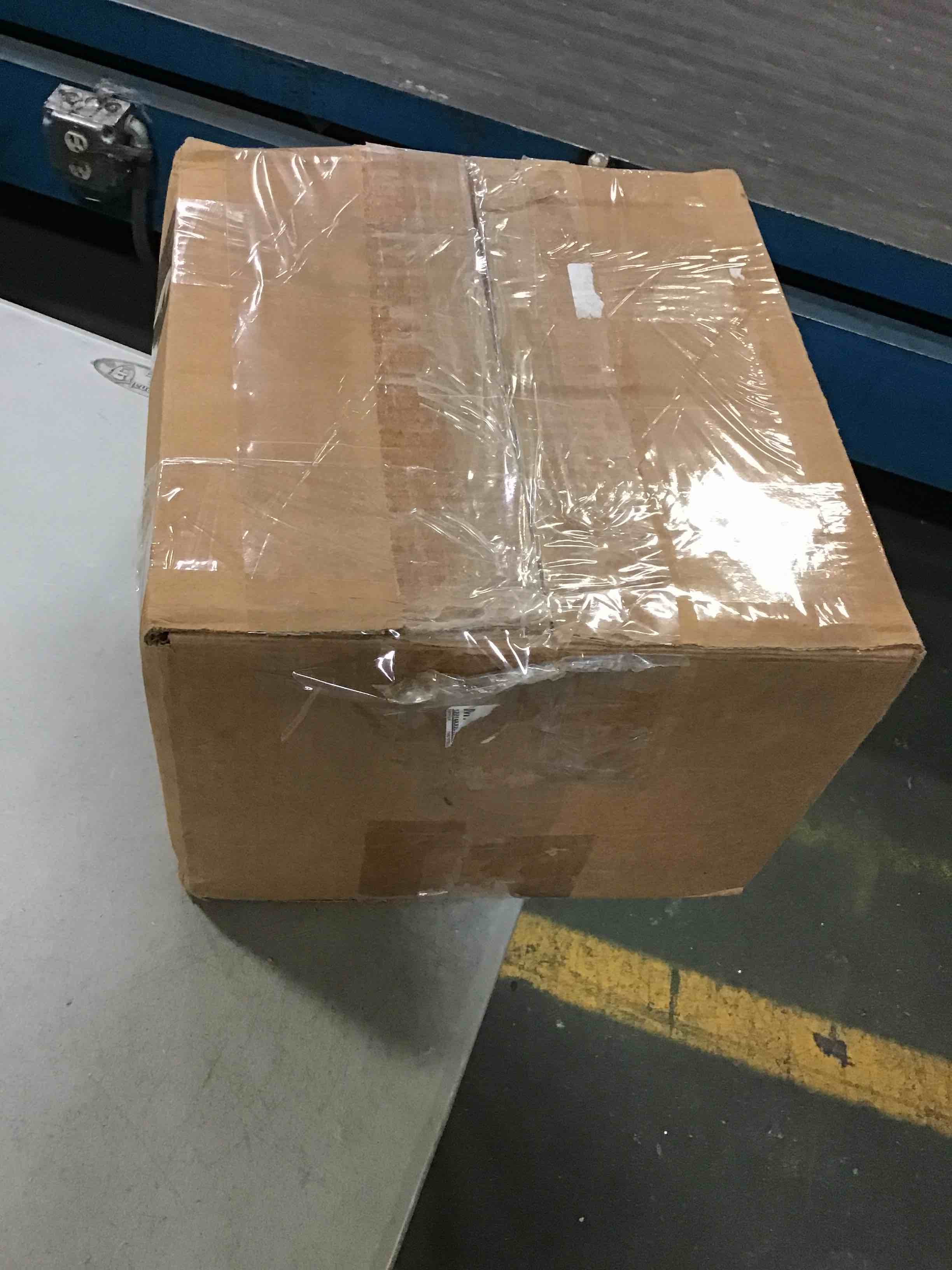 https://s3.amazonaws.com/lotting-images-prod/bidfta/RED5241888_1690989712727.jpeg