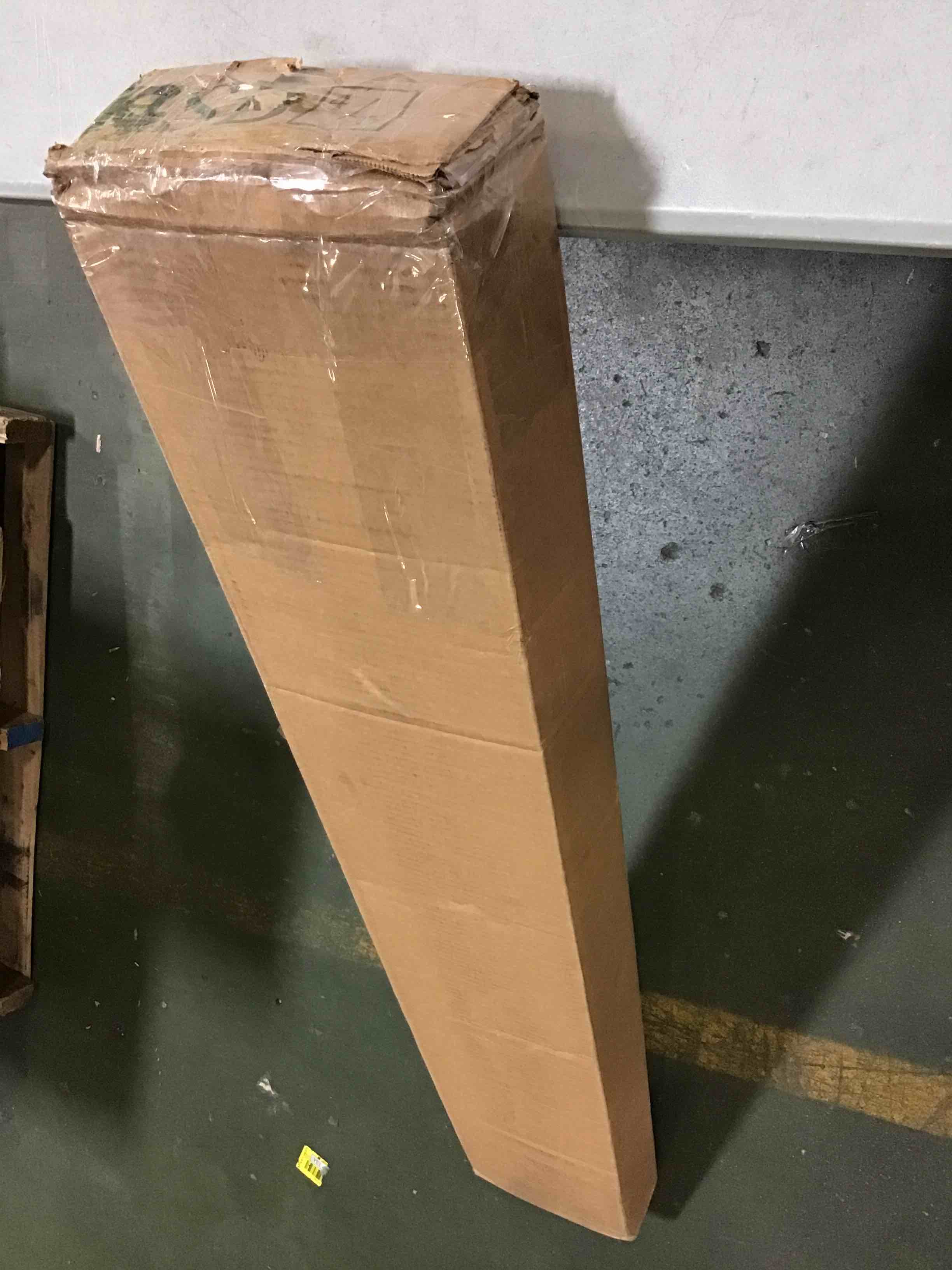 https://s3.amazonaws.com/lotting-images-prod/bidfta/RED5241915_1690996721258.jpeg