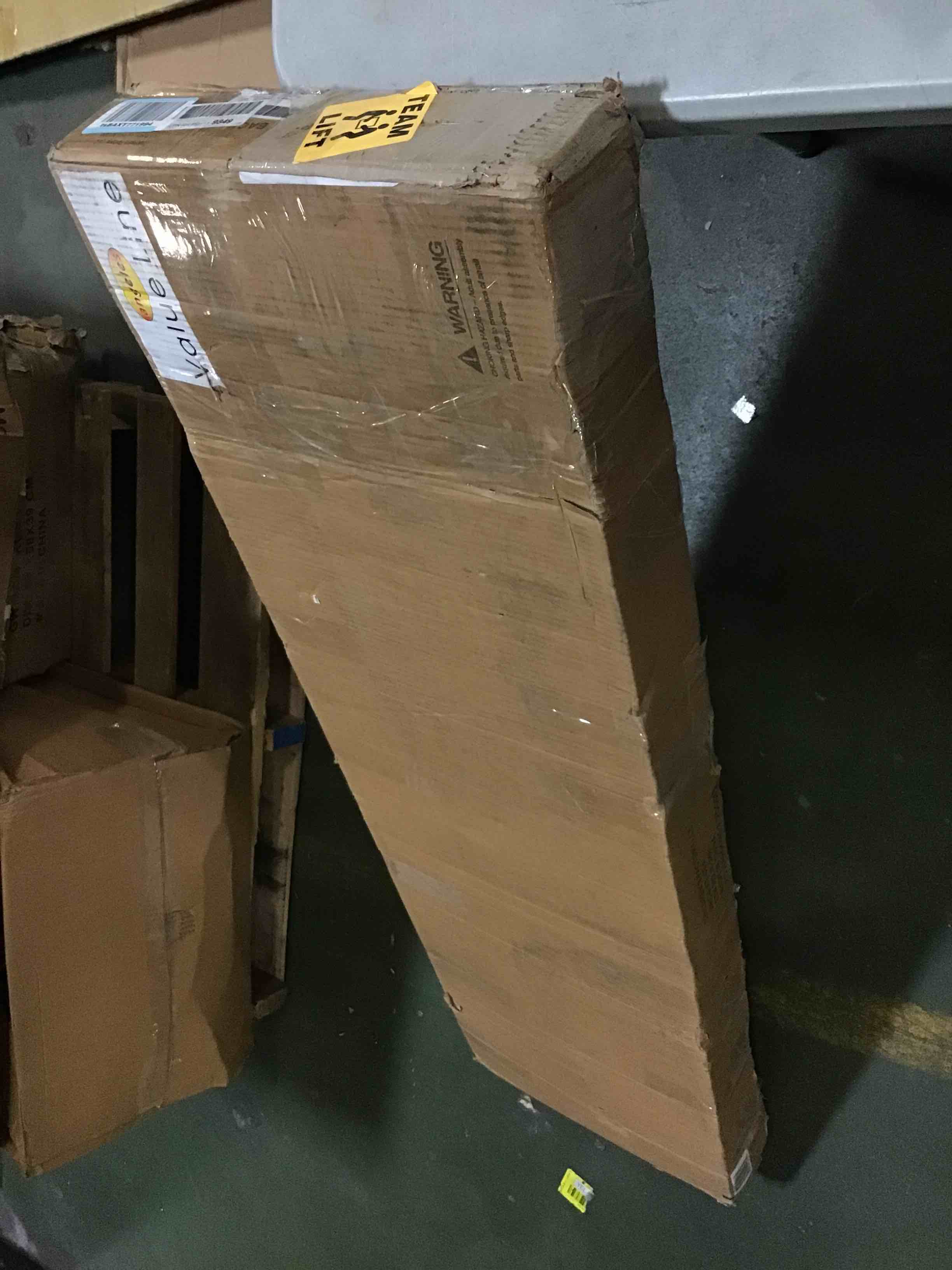 https://s3.amazonaws.com/lotting-images-prod/bidfta/RED5241916_1690996859479.jpeg