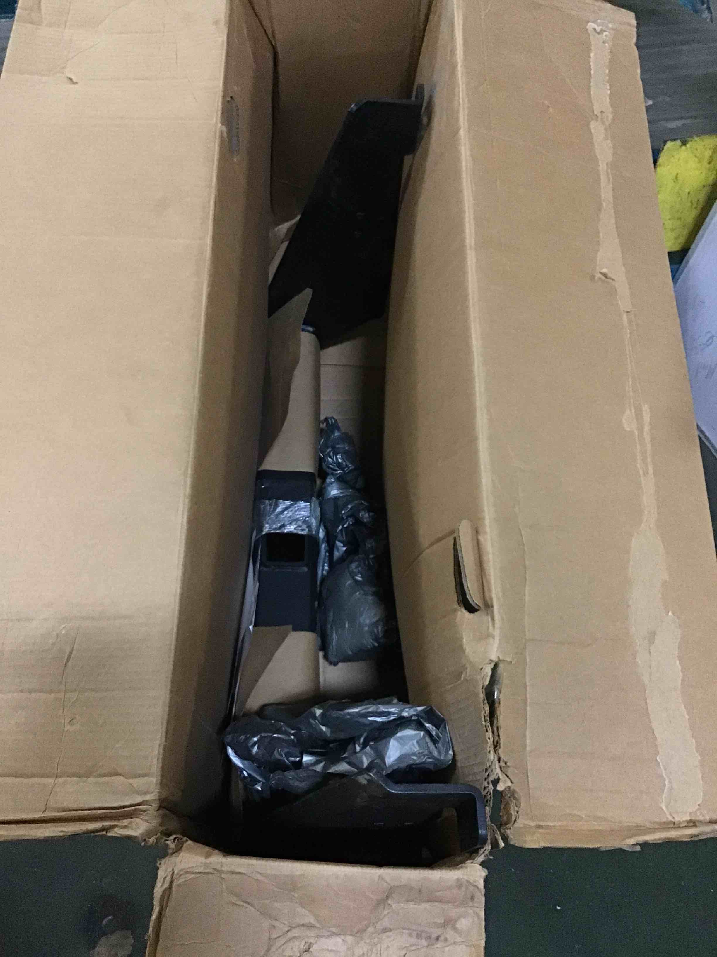https://s3.amazonaws.com/lotting-images-prod/bidfta/RED5241932_1691000850422.jpeg
